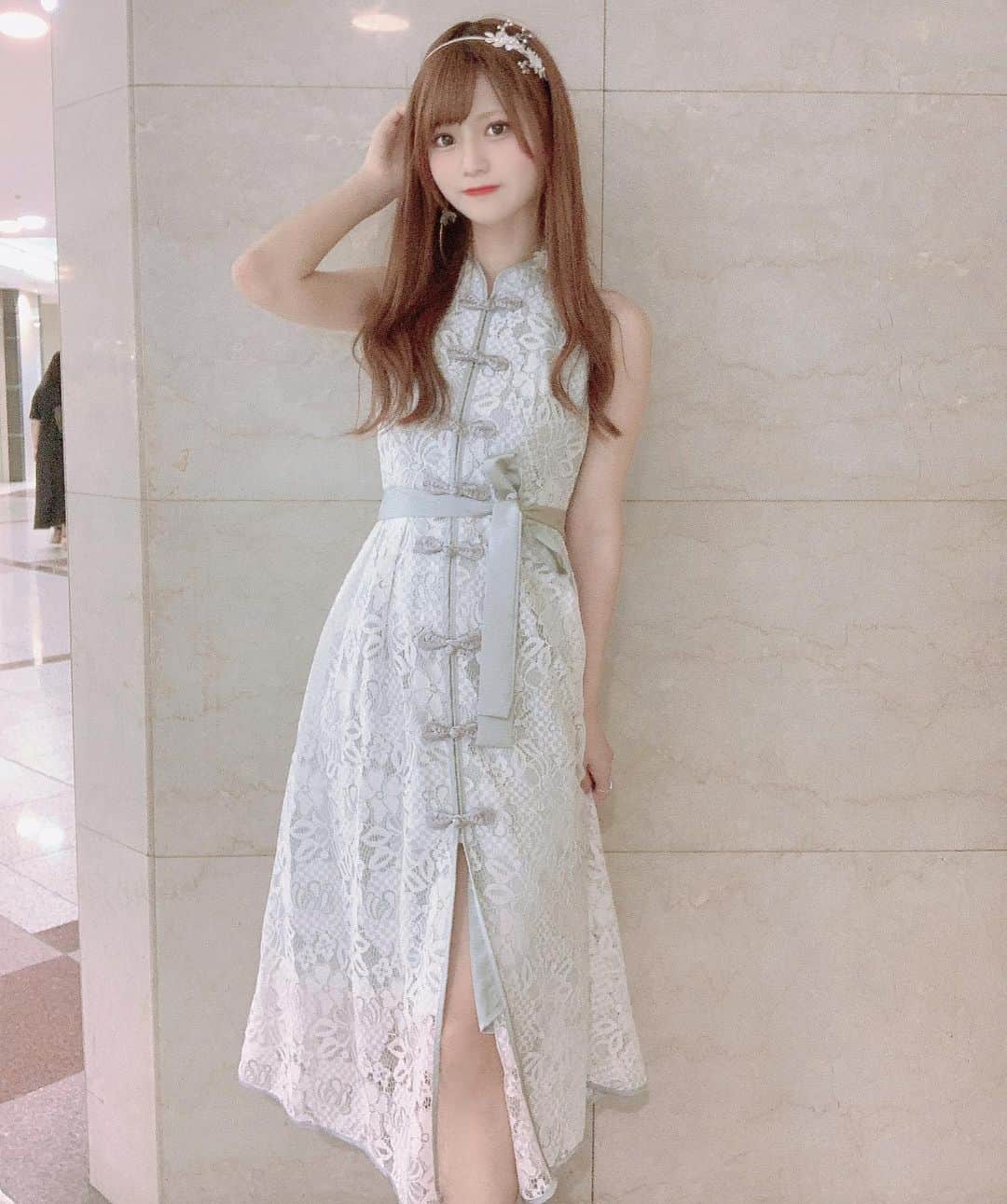 眞白ありすさんのインスタグラム写真 - (眞白ありすInstagram)「例のチャイナ風ワンピース着てみた♡ . . . . . . . . #韓国ファッション #中国ファッション #チャイナドレス  #コスプレ　#cosplay #清楚系 #チャイナ服 #チャイナ風ワンピース　#チャイナ風ワンピース #透明感 #透明感女子 #アイドル　#スリット #スリットワンピース  #今日のコーデ  #全身コーデ #デート服  #今日のコーデ #ビジョビ」7月24日 19時53分 - alice.ee1010