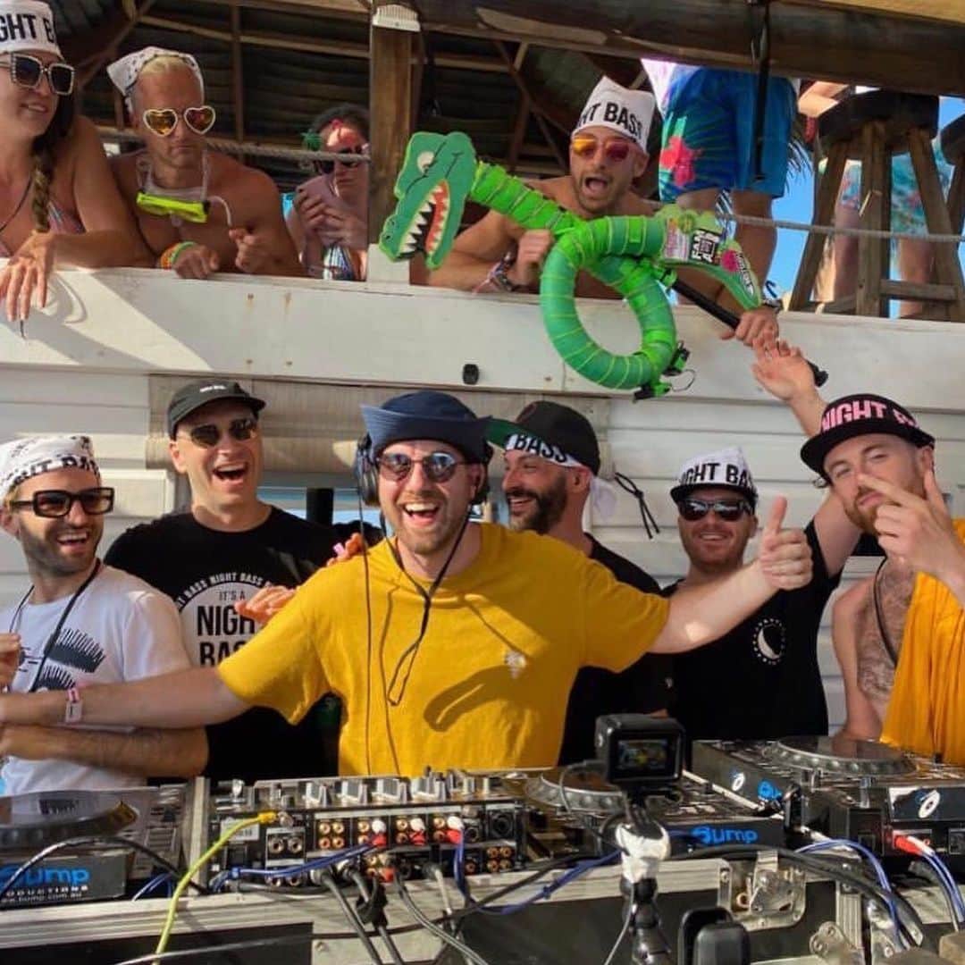 Gorgon Cityさんのインスタグラム写真 - (Gorgon CityInstagram)「Was trying to find a pic to promote @chrislorenzo66's deeeep remix of House Arrest and we came across this madness! Us, A-Trak, Chris Lorenzo, Jack Beats + AC Slater 🤪🤪🤪 RAVING CREW 💪 -- Anyway... @chrislorenzo66's remix of #HouseArrest is out today!!! 🙌🥳 Link in story.」7月24日 20時02分 - gorgoncity
