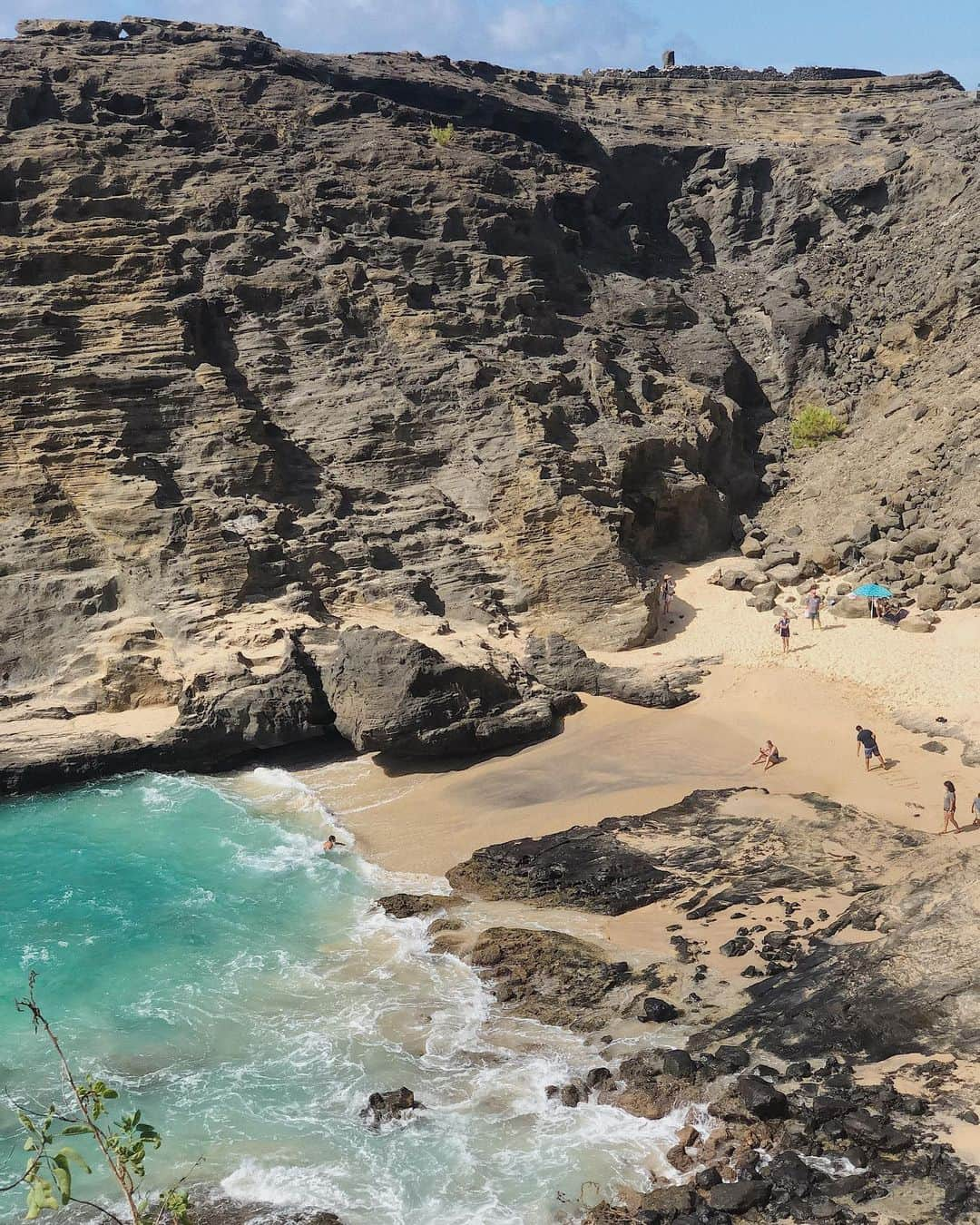 アシュリさんのインスタグラム写真 - (アシュリInstagram)「2019 BC (Before Corona) - Hawaii edition🌴 Missed traveling so much I had to pull up photos from last year 😢 LOOK AT THE COLORS💙💚」7月24日 20時03分 - ashleybchoi