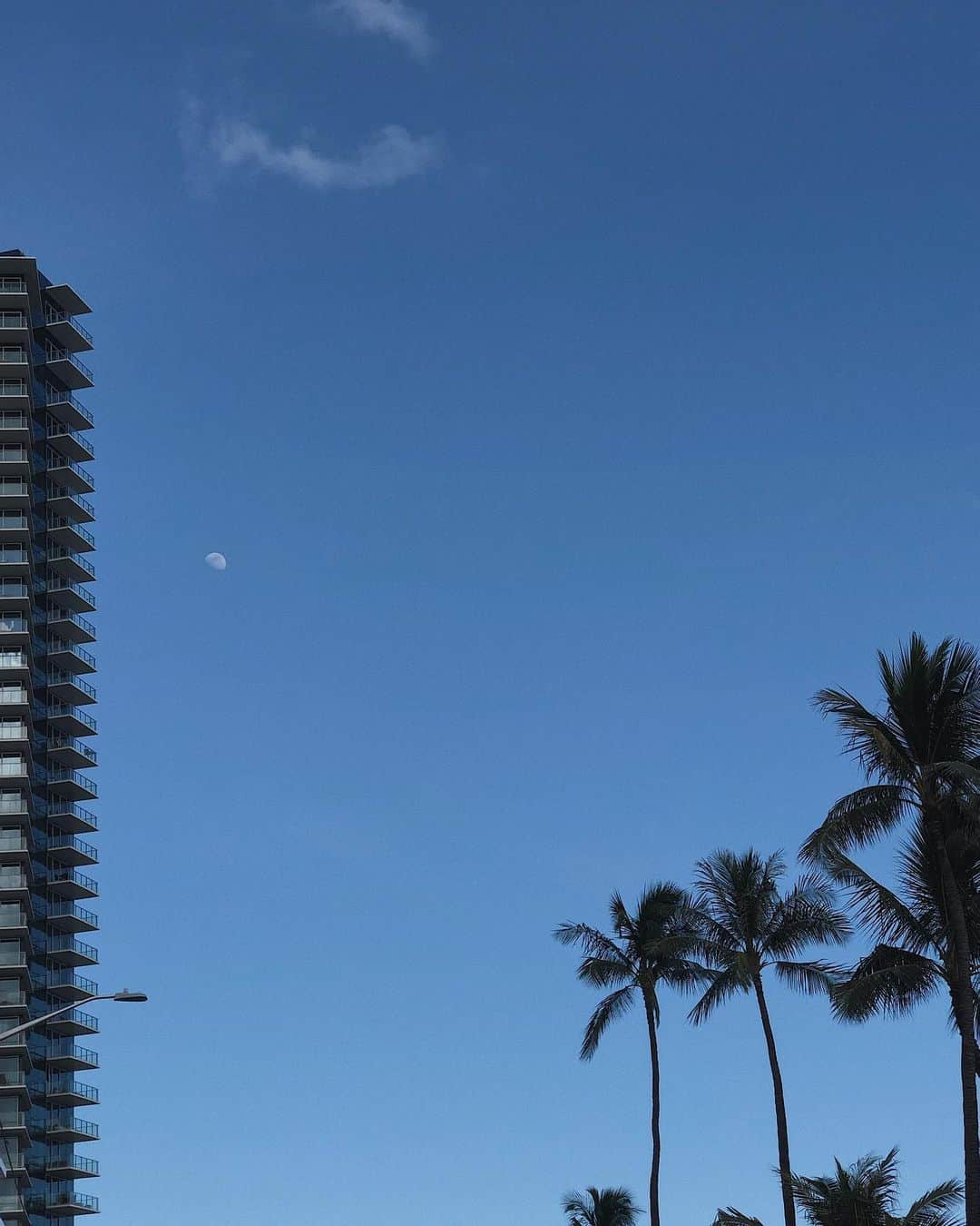 アシュリさんのインスタグラム写真 - (アシュリInstagram)「2019 BC (Before Corona) - Hawaii edition🌴 Missed traveling so much I had to pull up photos from last year 😢 LOOK AT THE COLORS💙💚」7月24日 20時03分 - ashleybchoi