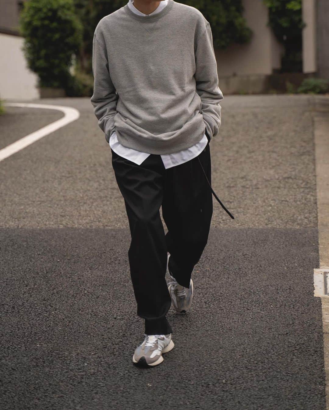 Ryoさんのインスタグラム写真 - (RyoInstagram)「ㅤㅤㅤㅤㅤㅤㅤㅤㅤㅤㅤㅤㅤ 落ち着く色合わせです🍵 ㅤㅤㅤㅤㅤㅤㅤㅤㅤㅤㅤㅤㅤ sweat:#moct shirt:#ryotakashima pants:#ssstein shoes:#newbalance327」7月24日 19時56分 - ryo__takashima