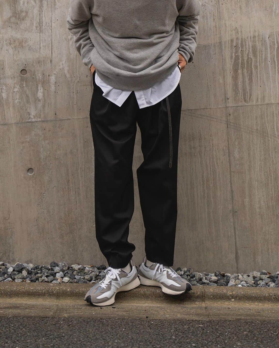 Ryoさんのインスタグラム写真 - (RyoInstagram)「ㅤㅤㅤㅤㅤㅤㅤㅤㅤㅤㅤㅤㅤ 落ち着く色合わせです🍵 ㅤㅤㅤㅤㅤㅤㅤㅤㅤㅤㅤㅤㅤ sweat:#moct shirt:#ryotakashima pants:#ssstein shoes:#newbalance327」7月24日 19時56分 - ryo__takashima