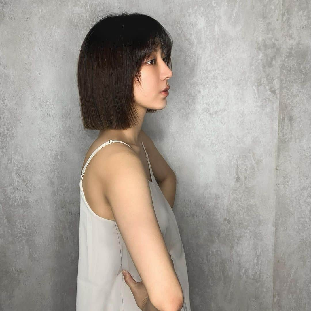 特蕾沙（Teresa）さんのインスタグラム写真 - (特蕾沙（Teresa）Instagram)「💇🏼‍♀️ @wasd252001 ：妳要怎麼修？  「我要很平」  就這樣再度被髮尾水平滿足惹🤪  #完美之平 #讚啦 #處女座の療癒 #處女座の龜毛」7月24日 20時50分 - teresa_te.official