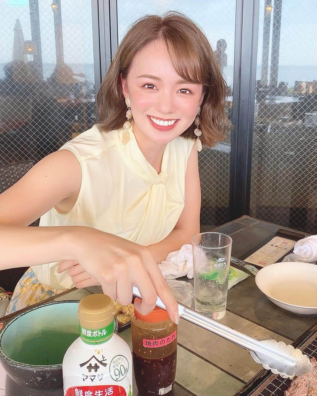 黒田真友香さんのインスタグラム写真 - (黒田真友香Instagram)「4連休は淡路島にゴルフ旅行に来ました⛳️  途中で立ち寄った　#シーアイガ海月　でバーベキューも🥓　いつも焼き係はお任せなので、焼いてる風の写真😂笑  淡路島は県内で気軽にいける距離にあるけど、結構遠いところに来たような全然また違った景色なので、何回も来てるけど大好きな場所😍💓  日帰りはよく来てたけど泊まりは久しぶりだな〜🥺  今日の夜はおいしい海鮮を食べてもうお腹いっぱい😋明日のゴルフに備えて早く寝ないと😪  みんなは4連休なにするのー？🌼  #淡路島#淡路島旅行#淡路旅行#兵庫県#兵庫県旅行#兵庫旅行#国内旅行#バーベキュー」7月24日 21時02分 - kurodamayukaxx