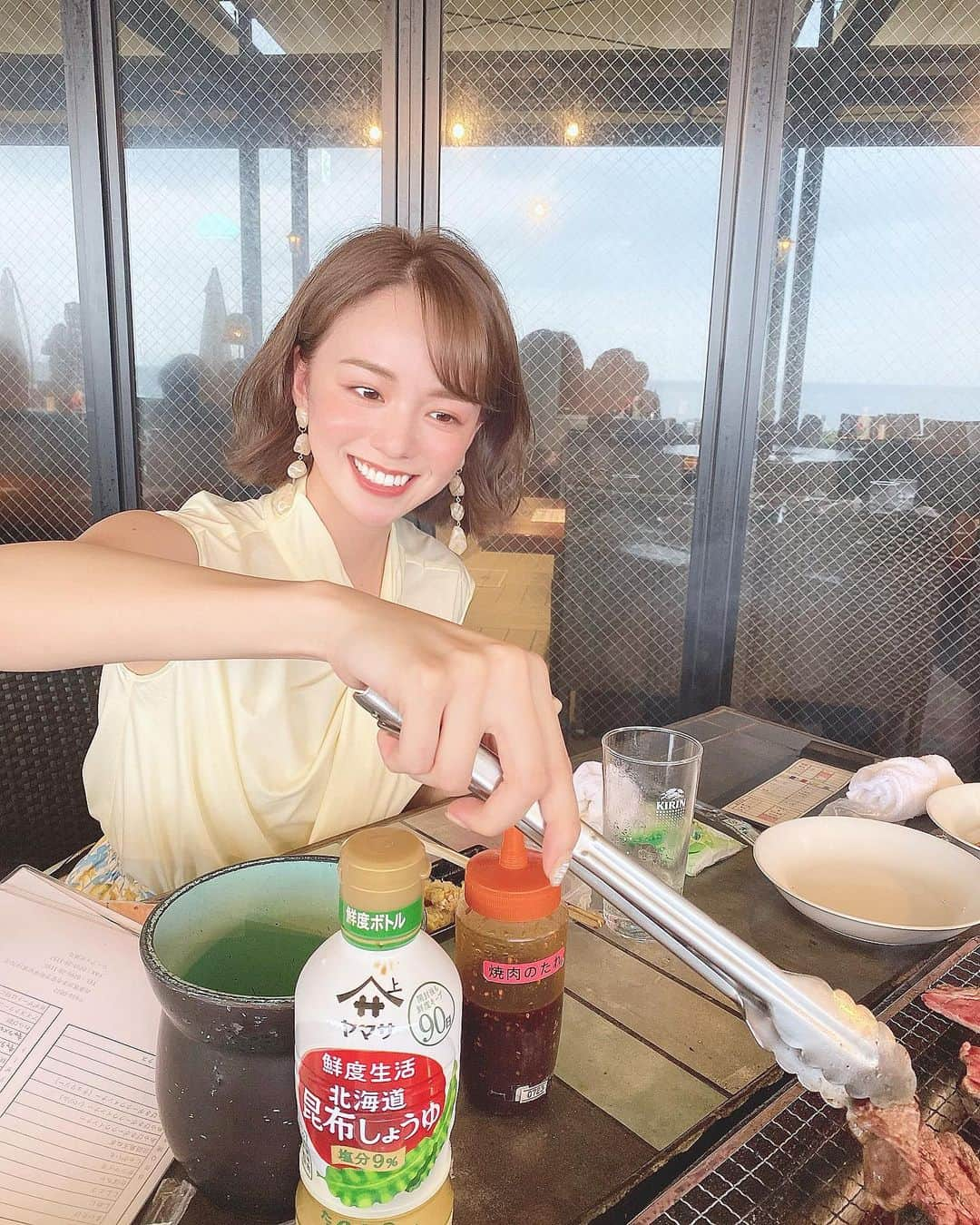 黒田真友香さんのインスタグラム写真 - (黒田真友香Instagram)「4連休は淡路島にゴルフ旅行に来ました⛳️  途中で立ち寄った　#シーアイガ海月　でバーベキューも🥓　いつも焼き係はお任せなので、焼いてる風の写真😂笑  淡路島は県内で気軽にいける距離にあるけど、結構遠いところに来たような全然また違った景色なので、何回も来てるけど大好きな場所😍💓  日帰りはよく来てたけど泊まりは久しぶりだな〜🥺  今日の夜はおいしい海鮮を食べてもうお腹いっぱい😋明日のゴルフに備えて早く寝ないと😪  みんなは4連休なにするのー？🌼  #淡路島#淡路島旅行#淡路旅行#兵庫県#兵庫県旅行#兵庫旅行#国内旅行#バーベキュー」7月24日 21時02分 - kurodamayukaxx