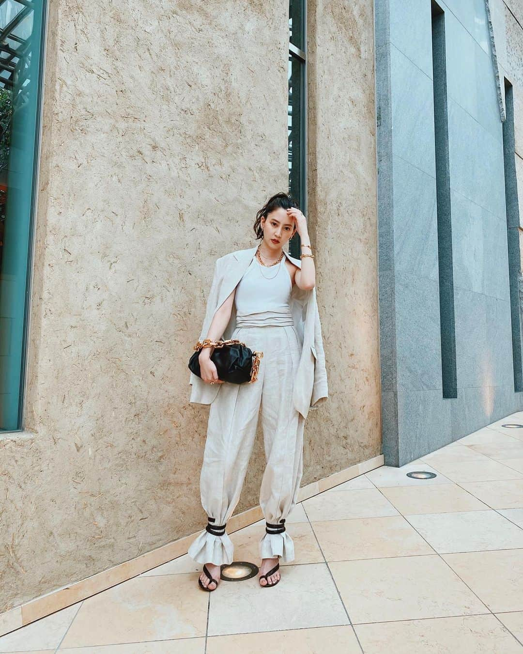 河北麻友子さんのインスタグラム写真 - (河北麻友子Instagram)「FASHION SUIT: SUBTLE TOP: Danielle Bernstein  HEELS&BAG: Bottega Veneta  #FASHION #OOTD #麻友コーデ」7月24日 21時12分 - mayukokawakitaofficial