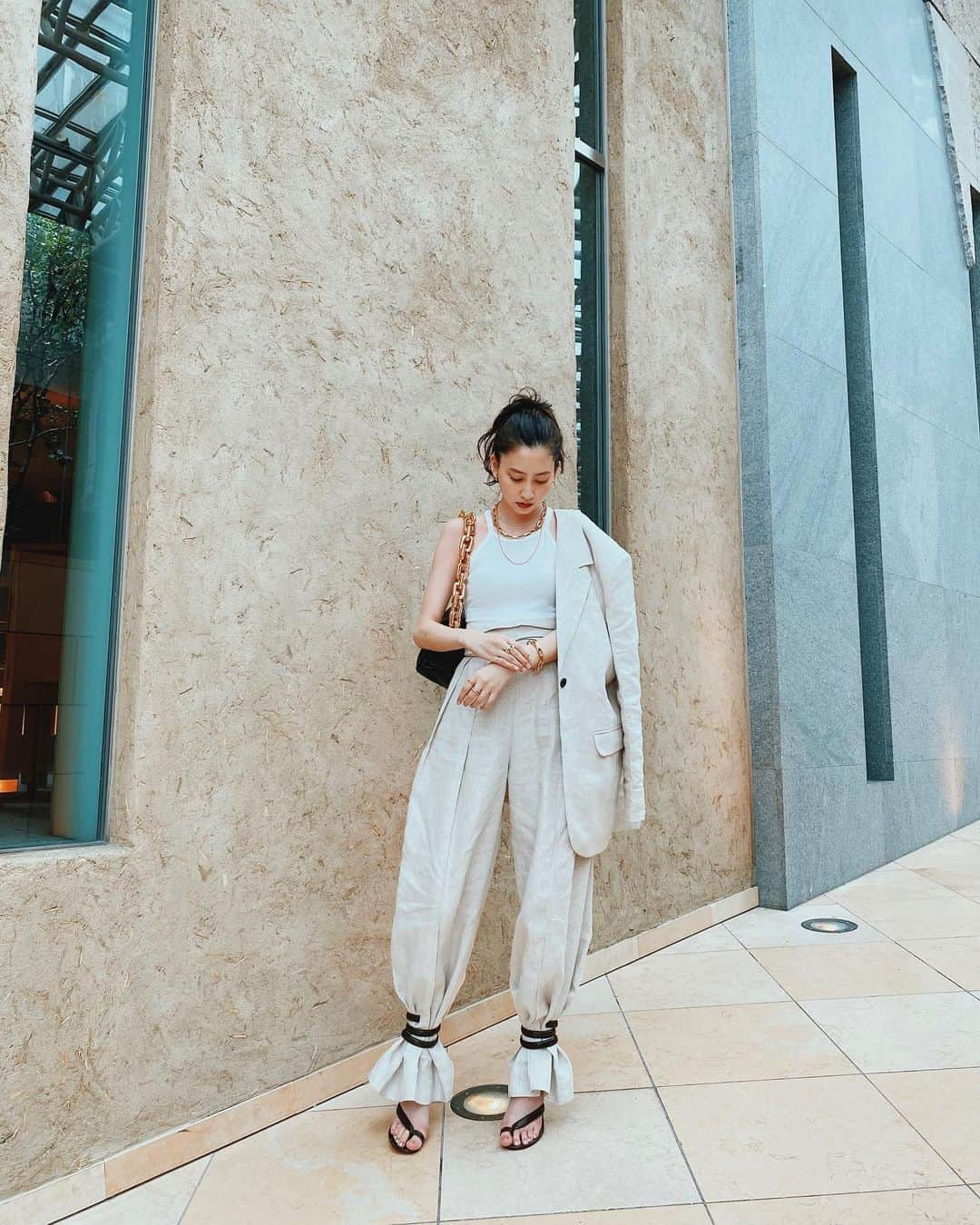 河北麻友子さんのインスタグラム写真 - (河北麻友子Instagram)「FASHION SUIT: SUBTLE TOP: Danielle Bernstein  HEELS&BAG: Bottega Veneta  #FASHION #OOTD #麻友コーデ」7月24日 21時12分 - mayukokawakitaofficial