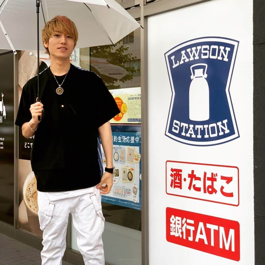 関根慶祐（K-SUKE）さんのインスタグラム写真 - (関根慶祐（K-SUKE）Instagram)「7月25日（土）21時〜 フジテレビ 「有吉ダマせたら10万円」  のアンジャッシュ児嶋さんのコーナーにちょこっと出演させて頂きます！  スタジオで会えなかったけど、ミュージカル「恋するヴァンパイア」で共演したSixTONESの京本大我も出る〜🥺✨  #有吉ダマせたら10万円  #SixTONES #京本大我 #恋するヴァンパイア #素敵な思い出 #写真関係ない笑」7月24日 21時06分 - ksukeshirayuri