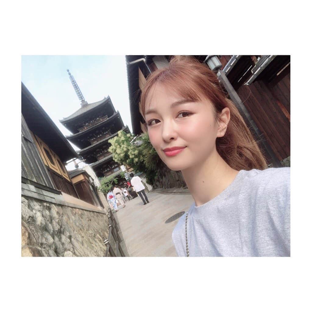 相田瑠菜のインスタグラム：「もどかしい時間が長すぎて﻿ 癒しを求めて三千里したいな🥺💭✨﻿ って考える時間が多くなってる✈️💨﻿ ﻿ この短期間で行きたいと思うところ﻿ めちゃくちゃ増えていくんだけど～﻿ どうしたらいい？？😭✨💕﻿ 検索も妄想も自由だもんね(✽︎´ཫ`✽︎)✰*。﻿ ﻿ #旅行 #旅行好きな人と繋がりたい #旅行好き女子 #旅行好き #旅行記 #東京 #大阪 #京都 #インスタ映え #カフェ好きな人と繋がりたい #カフェ巡り  #ストレス発散 #癒しの時間 #癒し の風景 #癒しの旅 #likeforlikes #followｍe #followers #japan_of_insta #tokyo #osaka #kyoto」