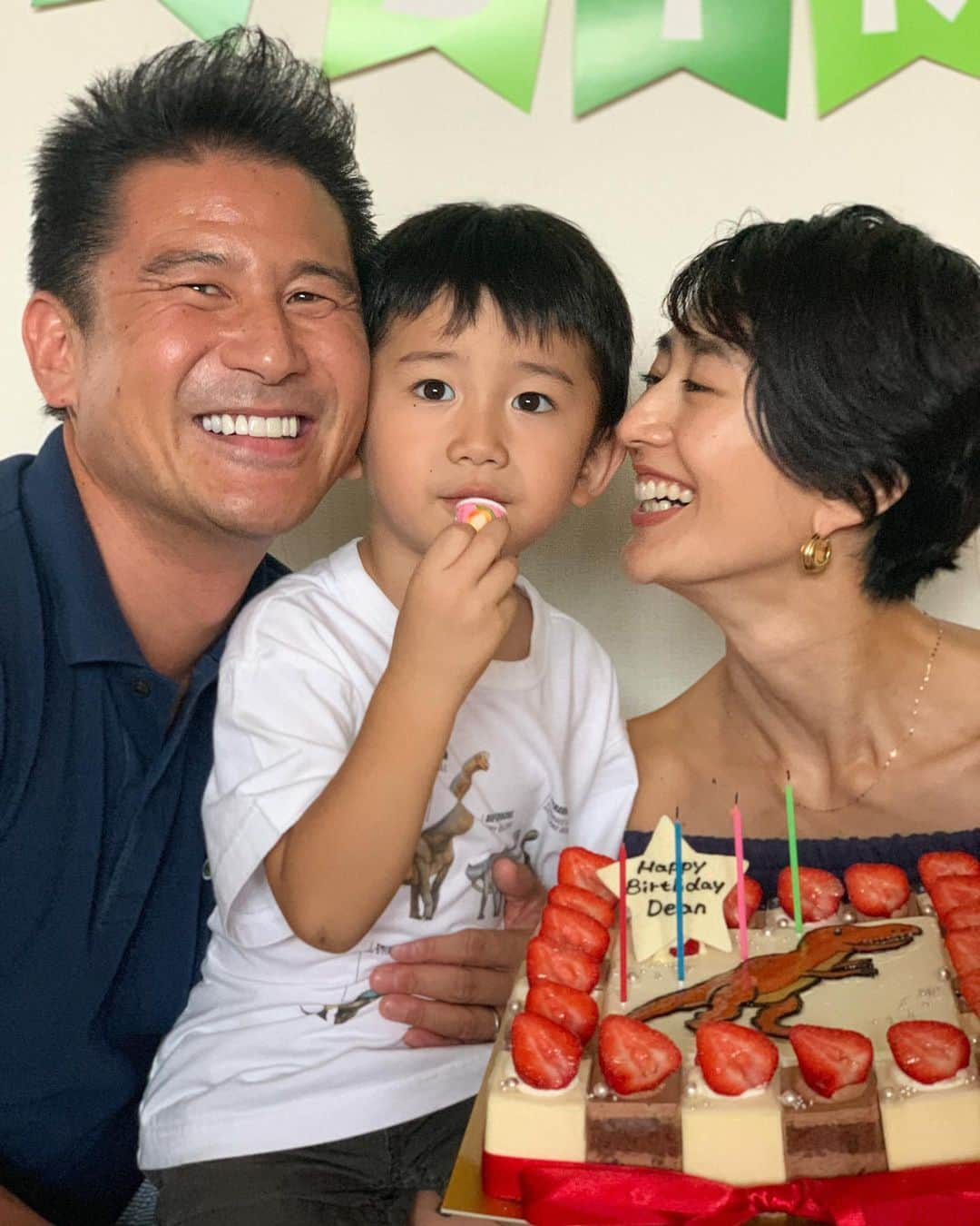 神山まりあさんのインスタグラム写真 - (神山まりあInstagram)「Happy 4th Birthday DEAN!!!!! We love you sooooooooo much!!!!!!!!!  #love #family #son #4th #happy #birthday #fun #健康でスクスク大きくなってね」7月24日 21時20分 - mariakamiyama