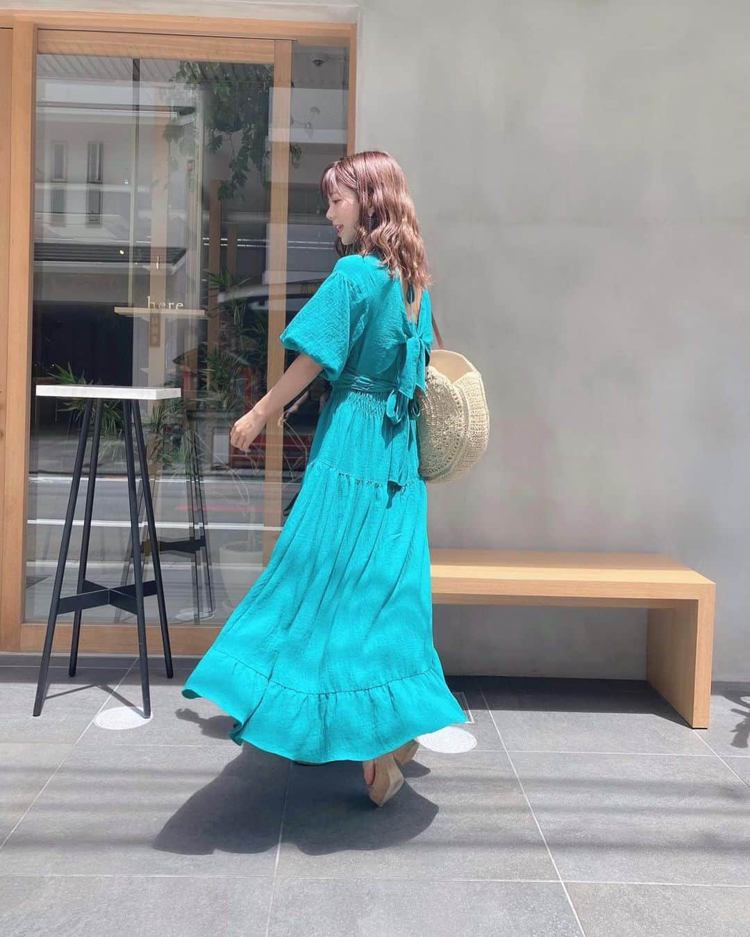 海江田麻貴さんのインスタグラム写真 - (海江田麻貴Instagram)「ㅤㅤㅤ  ㅤㅤㅤ すきないろ👗🦋🐬💧💎💠  ㅤㅤㅤ  ㅤㅤㅤ  #here #herekyoto #kyoto #ターコイズブルー #turquoise #turquoiseblue #ワンピース #onepiece #マキシ丈 #ロングワンピ #バックリボン #backribbon #かごバッグ #かごバック #籠バッグ #京都カフェ #京都カフェ巡り #京都カフェ部 #烏丸カフェ #烏丸 #京都 #カヌレ #きょうと #japanesegirl #snidel #スナイデル #ウェーブヘア #ウェーブ巻き #ココカヌレ」7月24日 21時38分 - _makiii0924_