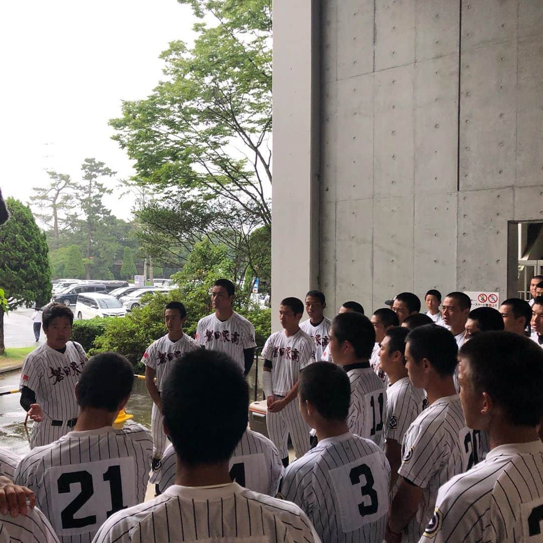 松下翔太郎さんのインスタグラム写真 - (松下翔太郎Instagram)「夏季静岡県高等学校野球大会 「磐田東×常葉大菊川」  ベスト8進出をかけた一戦は、 4-1で常葉大菊川が勝ちました。  磐田東にとっては3年生も「監督も」最後の夏。 強豪同士の好ゲームでした。  #高校野球#常葉大菊川#磐田東」7月24日 21時31分 - shotaro_matsushita_