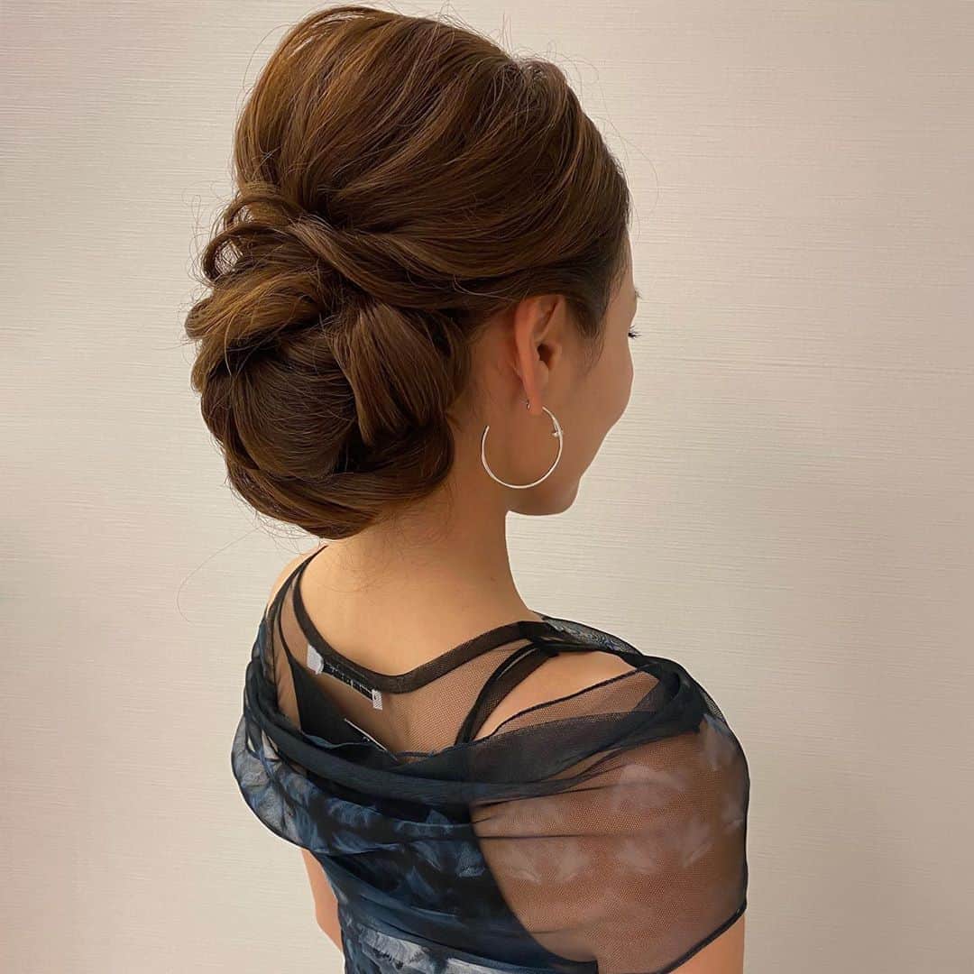 Tomoyo Kitamuraさんのインスタグラム写真 Tomoyo Kitamurainstagram 先日のお客様 大人きれいめ毛流れカールシニヨン ヘアメイク ヘアセット ヘアアレンジ ヘアスタイル 銀座 美容師 ウェディング ウェディングヘア ブライダル ブライダルヘア 結婚式