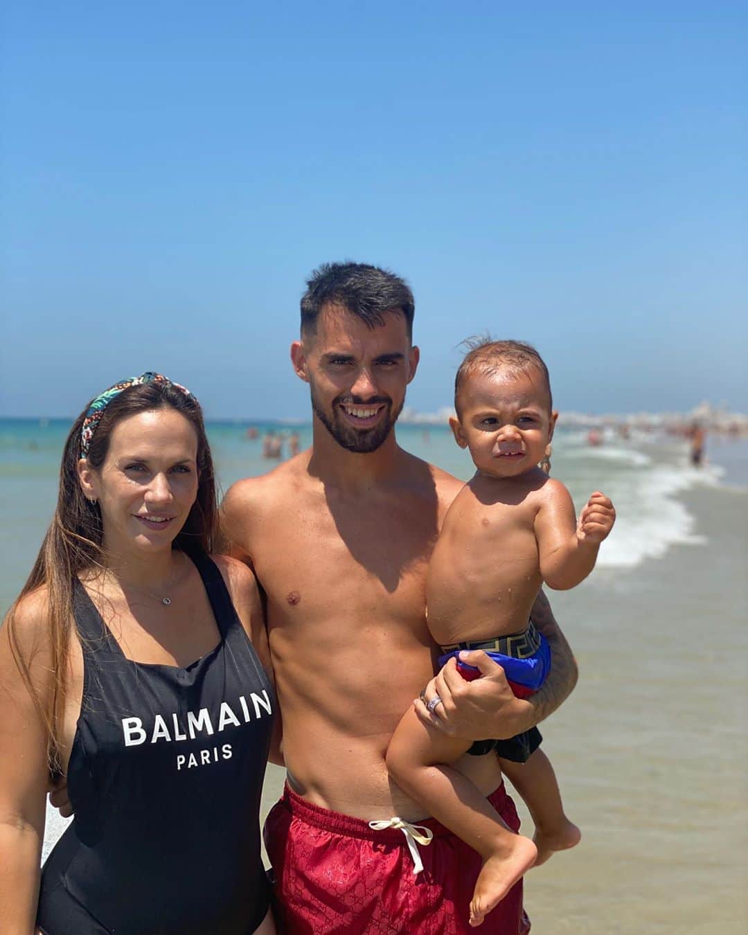 ヘスス・フェルナンデス・サエスのインスタグラム：「VidaPura ☀️👶🏻  @alissrodriguezz  @anafdezsaenz」