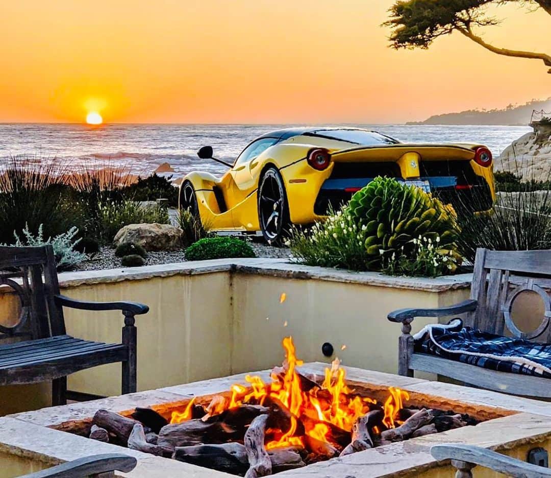 Dirk A. Productionsのインスタグラム：「Is a caption needed? 🚨🔥 . . . . . #Ferrari #LaFerrari #FerrariLaFerrari #Giallo #Sunset #Fireplace #Racecar #Amazing #Wow #Pic @yonly65」