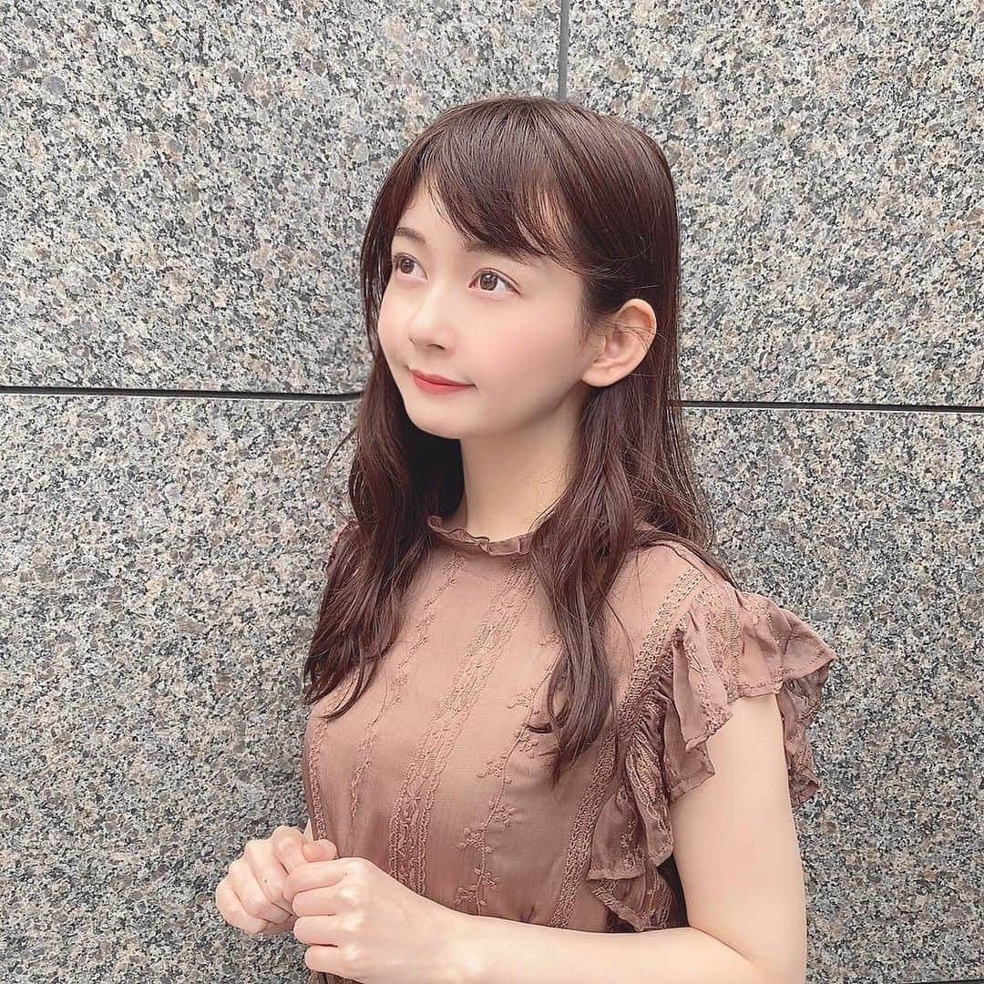 金久保マユ（ぼんぼん）さんのインスタグラム写真 - (金久保マユ（ぼんぼん）Instagram)「展示会で購入した #31sonsdemode のワンピース👗※写真は7月上旬に撮影したものです！ . . . 最近は筋トレブーム(?)です。 ブームっていうほどガッツリはやってないんですが毎日数分、コツコツとやってます🐰 . . YouTubeLiveではリスナーの皆さんが一緒にやってくれたり、筋トレ報告をDMしてくれるので私もちゃんと頑張らなきゃ！！と思ってモチベーションをなんとか保ってます、、笑 . . . . みんなで頑張りましょう😭 . . . . YouTube、今日も22時に更新します！♡ぜひご覧ください🙇‍♂️✨ . . . . #夏コーデ#ワンピース#ワンピ#かわいい#ロングスカート#ゆるふわ#メイク#攝影#ロケ#美意識向上#自撮り界隈#ポートレート#カメラ好きな人と繋がりたい#カメラ女子#ぴんく#ヘアアレンジ#ワンピ#マスクメイク#筋トレ#筋トレダイエット #love#onepiece#cute#followｍe#follow4like#pink#animegirl#photo#girl」7月24日 21時46分 - kanakubo_mei