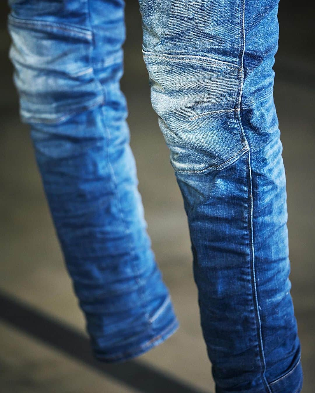 ジースター ロゥさんのインスタグラム写真 - (ジースター ロゥInstagram)「The Elwood is sculpted around the wearer through inserted panels and darts. #GStarRAW #HardcoreDenim #GStarElwood」7月24日 22時04分 - gstarraw