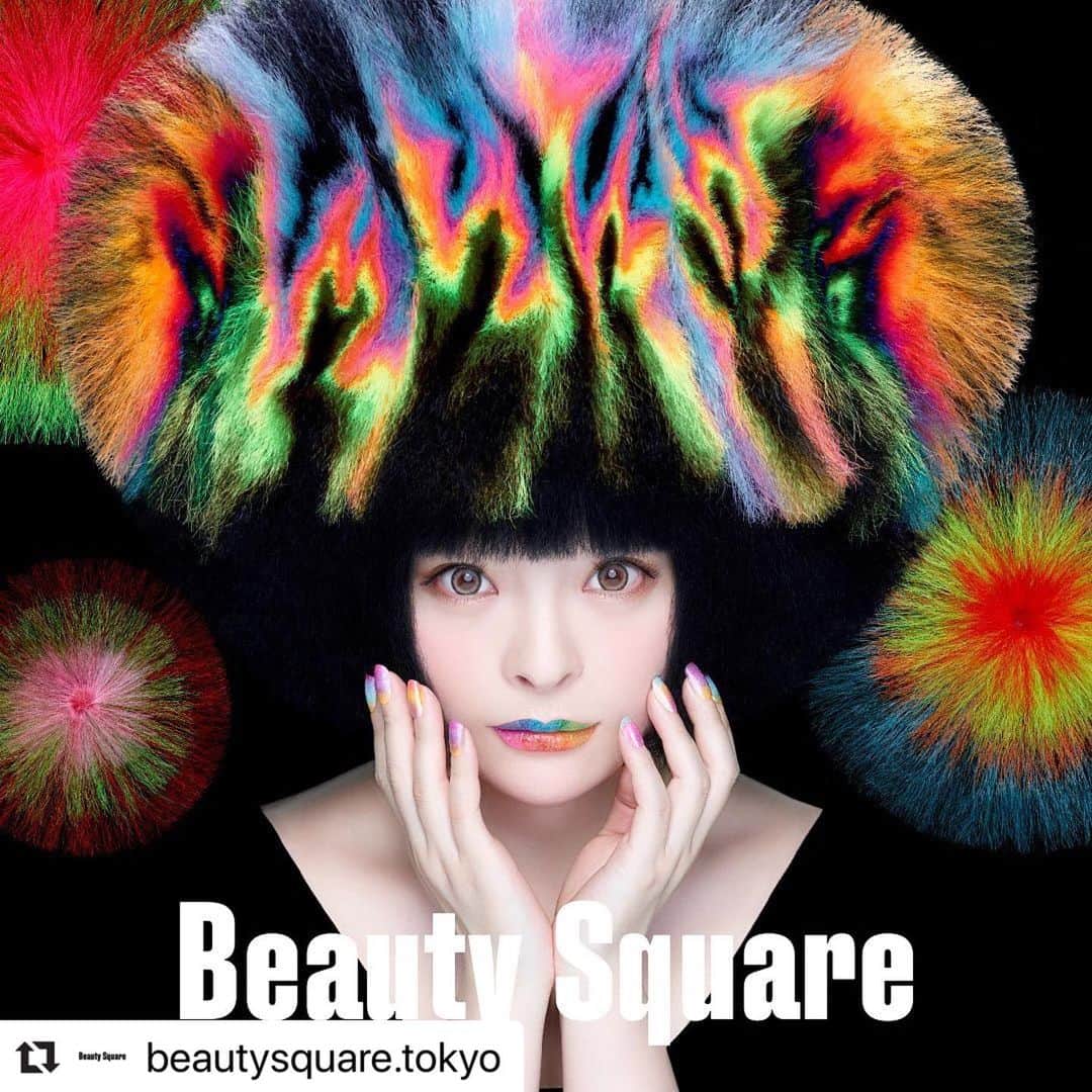 資生堂 さんのインスタグラム写真 - (資生堂 Instagram)「Hair&Makeup: @tadashi.harada (原田忠)  #Repost @beautysquare.tokyo with @make_repost ・・・ 【本日公開！】きゃりーぱみゅぱみゅさんの最新ビジュアル「花火」  Beauty Square(資生堂ビューティ・スクエア)のアンバサダー、 きゃりーぱみゅぱみゅさん @kyarypappa の最新ビジュアルが本日公開！  原宿の夜に打ち上げられた華麗で繊細な花火のカラフルさを イメージし「均衡と調和の美」をヘアメイクで表現したクリエ―ションは、資生堂トップヘアメイクアップアーティスト原田忠、 ビジュアルディレクターのMote Sinabel Aoki氏とのコラボレーション。 日本の花火の美意識、儚さ、真夏の夜の夢を感じてみて！  美的好奇心を刺激するさまざまな原宿ビューティを今後も展開予定です。  #資生堂 #shiseido #ビューティスクエア #beautysquare #btysq #資生堂原宿 #原宿 #harajuku #東京 #tokyo #withharajuku #ウィズ原宿 #beauty #美容 #コスメ #コスメ好きさんと繋がりたい #きゃりーぱみゅぱみゅ #きゃりー  #花火 #hanabi #原田忠 #tadashiharada #motesinabelaoki」7月24日 22時00分 - shiseido_hma