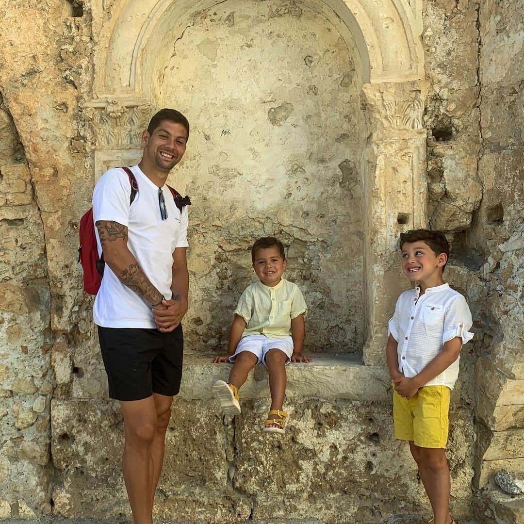 クリスチャン・ガンボアのインスタグラム：「Los 3 Chiflados 😂😂 The three Stooges 😂😂」
