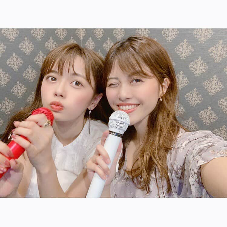 山崎春佳さんのインスタグラム写真 - (山崎春佳Instagram)「👗♡︎ . お姉ちゃんとでーとした時の🤳 女子会はかわいめを着たいので、 この日は @mysaliina の白ワンピをちょいす✔️ . ウエストについてる紐で好きなサイズに合わせられるし、タック使いが繊細だからプチプラなのに高見えするよ👏🏻 . デニムをはくカジュアルスタイルも合いそうだから こんどそうしよう🐶💭 . #me #tbt #ootd #coordinate #summerdress #mysaliina　 #mysaandliina #karaoke #プチプラ  #ピンタックコットンレースワンピース #コットンワンピ #夏ワンピ #白ワンピ #カラオケ」7月24日 22時08分 - haruka_yamazaki