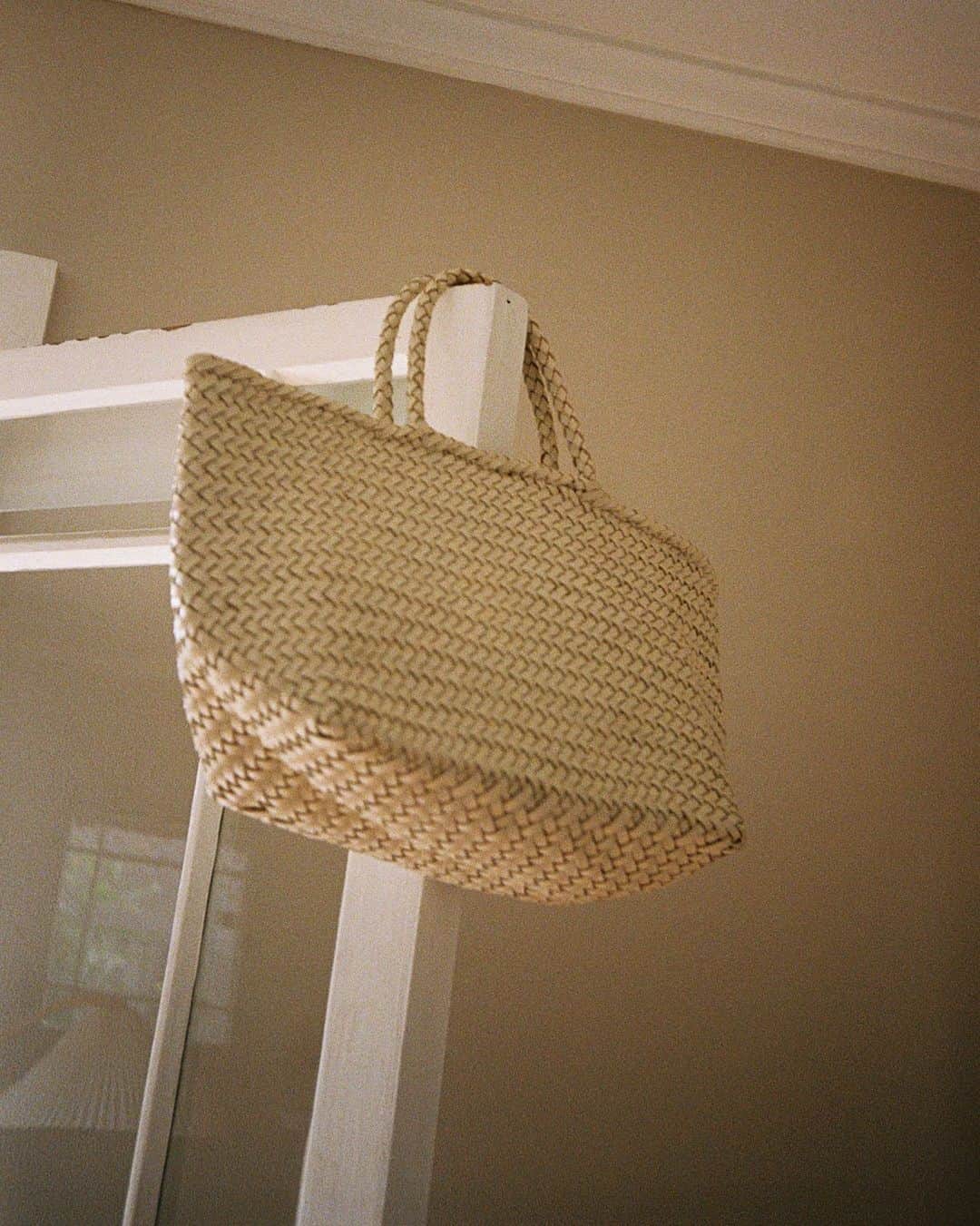 のインスタグラム：「Staying in or safely stepping out, revive your summer rotation with the Woven Leather Bag.」