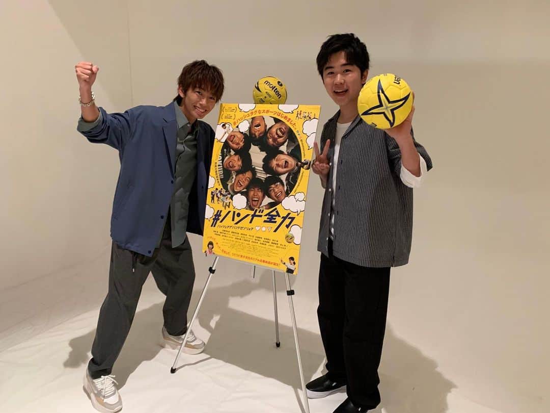 鈴木福さんのインスタグラム写真 - (鈴木福Instagram)「今日は！ 映画｢#ハンド全力｣が熊本県で先行公開されました！！ 7月31日から全国で公開されます！  熊本県の良さやハンドボールの良さ、SNSを通じた高校生のリアルな姿をぜひ見てほしいです。  今、まだ大変な時期ですが、より多くの方に見てほしいです。だからこそ、感染対策を心がけたいと思います！  #加藤清史郎 くん#ハンド全力#熊本#公開#ハンドボール#SNS#映画#エイヤエイ」7月24日 22時23分 - s_fuku_te