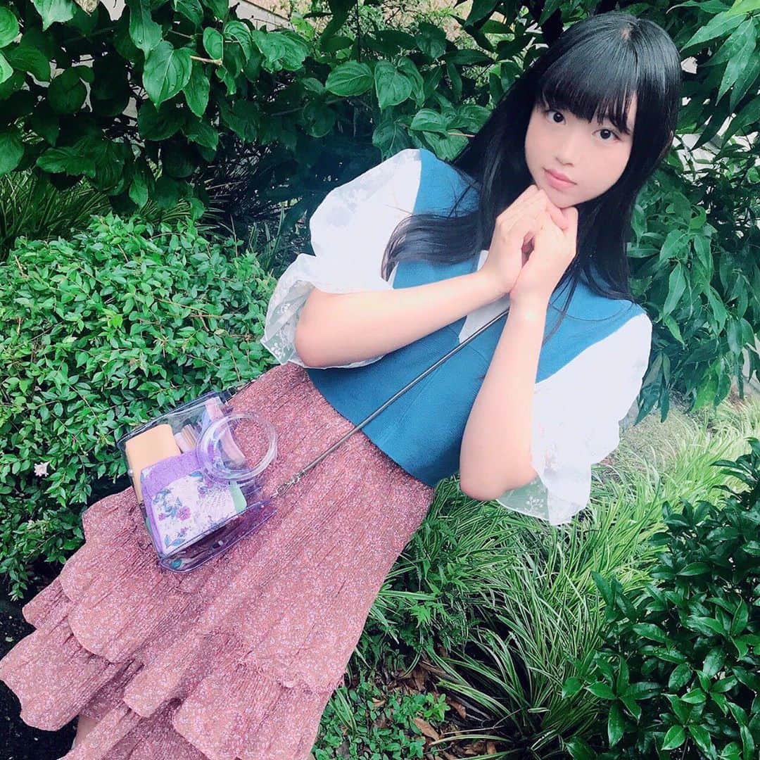 吉田万葉のインスタグラム：「昨日はレコーディング、今日はダンスレッスンとボイトレしてきた‪‪‪よ〜‪🍦‬‪‪‪︎︎︎︎☺︎  私レコーディング大好きすぎて一生こうしてたいなって思っちゃうくらいなんですけど、 上手くいかなくて泣いたりとか、楽しすぎてマイクに足のリズムとかが入っちゃったこととか、色んなことを思い出した👼🏻  そして今日でラストボイトレでした ボイトレ初めて4年半くらいになるのかな〜て先生と話して、本当にあっという間だったなぁ〜って‪‪❤︎‬ 最初自信満々で歌ってたほほえみも猫舌も今聞くとお遊戯会だし、今もまだまだだけど歌うことが大好きなのは昔から変わらないな💗 本当に先生に感謝してもしきれないです💐💐💐  柳♡箱ライブもラストライブも大好きな歌でみんなにこの気持ちを届けられたらいいな〜‪‪❤︎‬ いや、絶対に届けます😂」