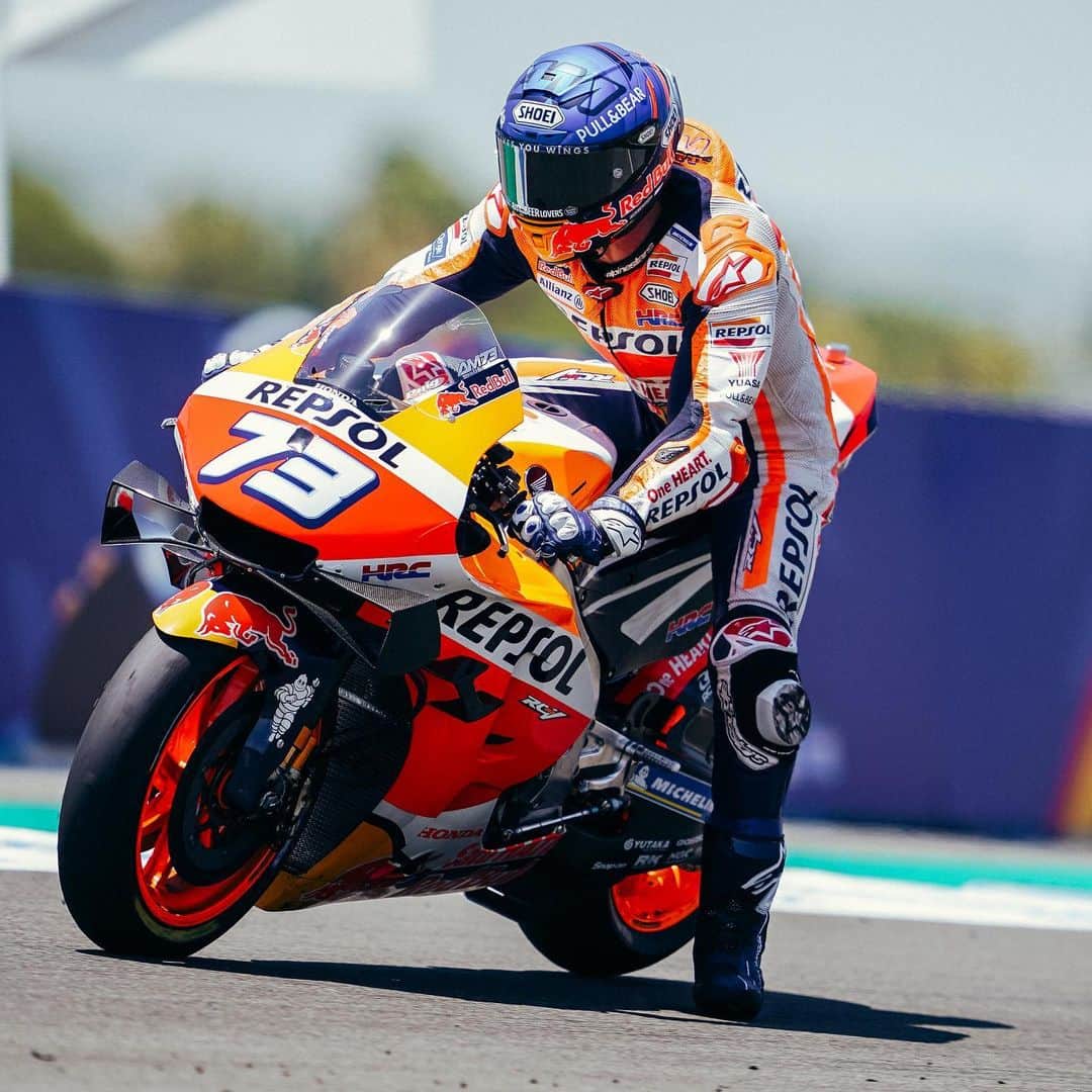 レプソル・ホンダのインスタグラム：「Multiple perspectives 👀 ⠀⠀⠀⠀⠀⠀⠀⠀⠀ #AndaluciaGP #TheReturn #MotoGP #RidingForThem #MotoGPIsBack #MotoGP #AM73 #AlexMarquez73 #Racing #Repsol #Honda #Racing #RepsolHonda #HRC #RC213V #ThePowerOfDreams #Racing #Motorcycle #Team #OneHeart」