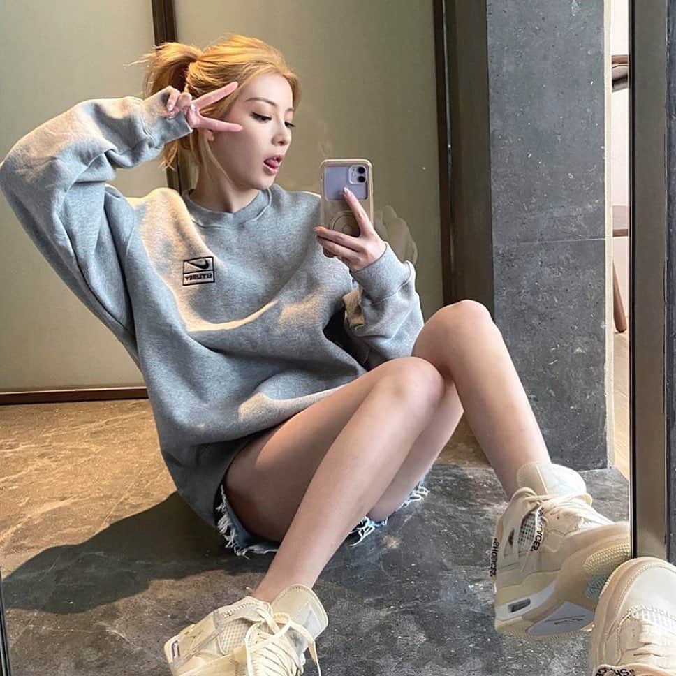 原涼香のインスタグラム：「hair image 🦋🤎🤎」