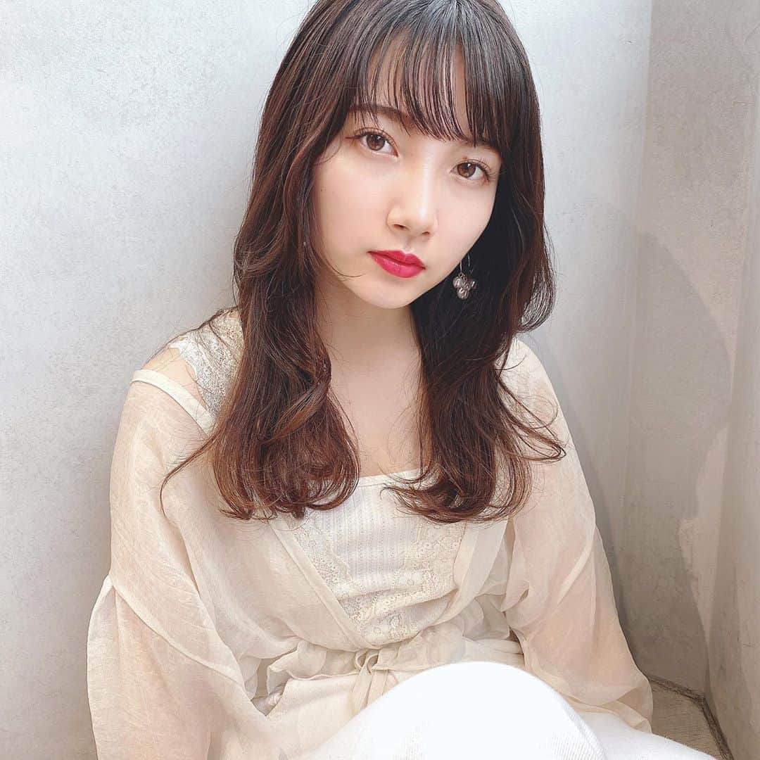 のインスタグラム：「😶😯🙂 #感情を失った千絢 . 成田さんは本当にセンスの塊なので、是非カットカラー行ってみてください🤗 . . . . . .  #サロンモデル #サロモ #関西サロモ #大阪サロモ #神戸サロモ #京都サロモ #撮影 #撮影データ #サロン撮影 #サロンスタイル #撮影モデル #撮影モデル募集中 #サロンモデル募集中 #撮影依頼募集中 #被写体 #mv出演 #被写体モデル #関西ポートレート #関西被写体 #ポートレートモデル #美容師さんと繋がりたい #お洒落さんと繋がりたい #いいね返し #フリーモデル #関西フリーモデル #フリーランスモデル」