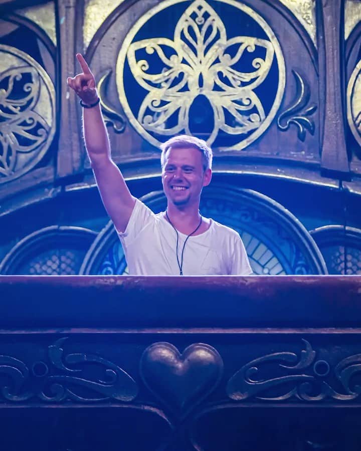 Armin Van Buurenのインスタグラム：「There are no words to describe the feeling of playing the mainstage of @tomorrowland. Here are some of my favorite Tomorrowland moments of the last 6 editions! P.S. Will you join me this Saturday for the 'Tomorrowland - Around The World' digital festival? Set time: 11:25 PM CEST!」