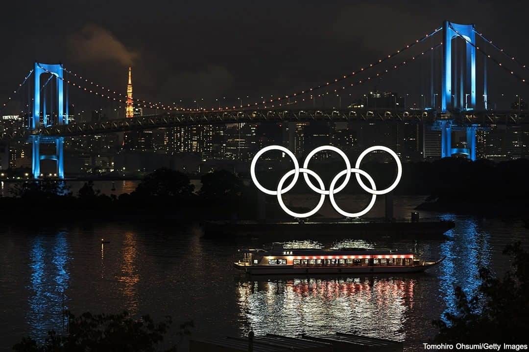 ABC Newsさんのインスタグラム写真 - (ABC NewsInstagram)「The Olympic Rings shine bright in front of the Rainbow Bridge and Tokyo Tower in the distance marking one year to go until the Tokyo Olympic Games kicks off. #olympics #games #sports #international #japan #tokyo」7月24日 23時10分 - abcnews