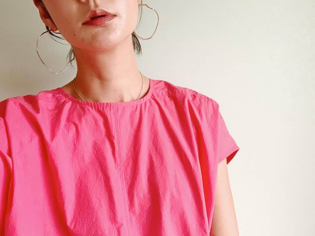 ジュジュのインスタグラム：「昨日はっ pink×silver♡ . 好評頂き嬉しく思います♫ . orderは29日までっ✍️🤍 .  #AkariH#accessory#costumeaccessory#fashion#アクセサリー#アクセ#大振りアクセサリー#jewelry#ジュエリー#pierce#earring#ring#bracelet akarih#akarihchic#アカリ#アカリチック#Akarih#アカリ #2020ss#ss collection#www.akari-h.jp#hrkフク」