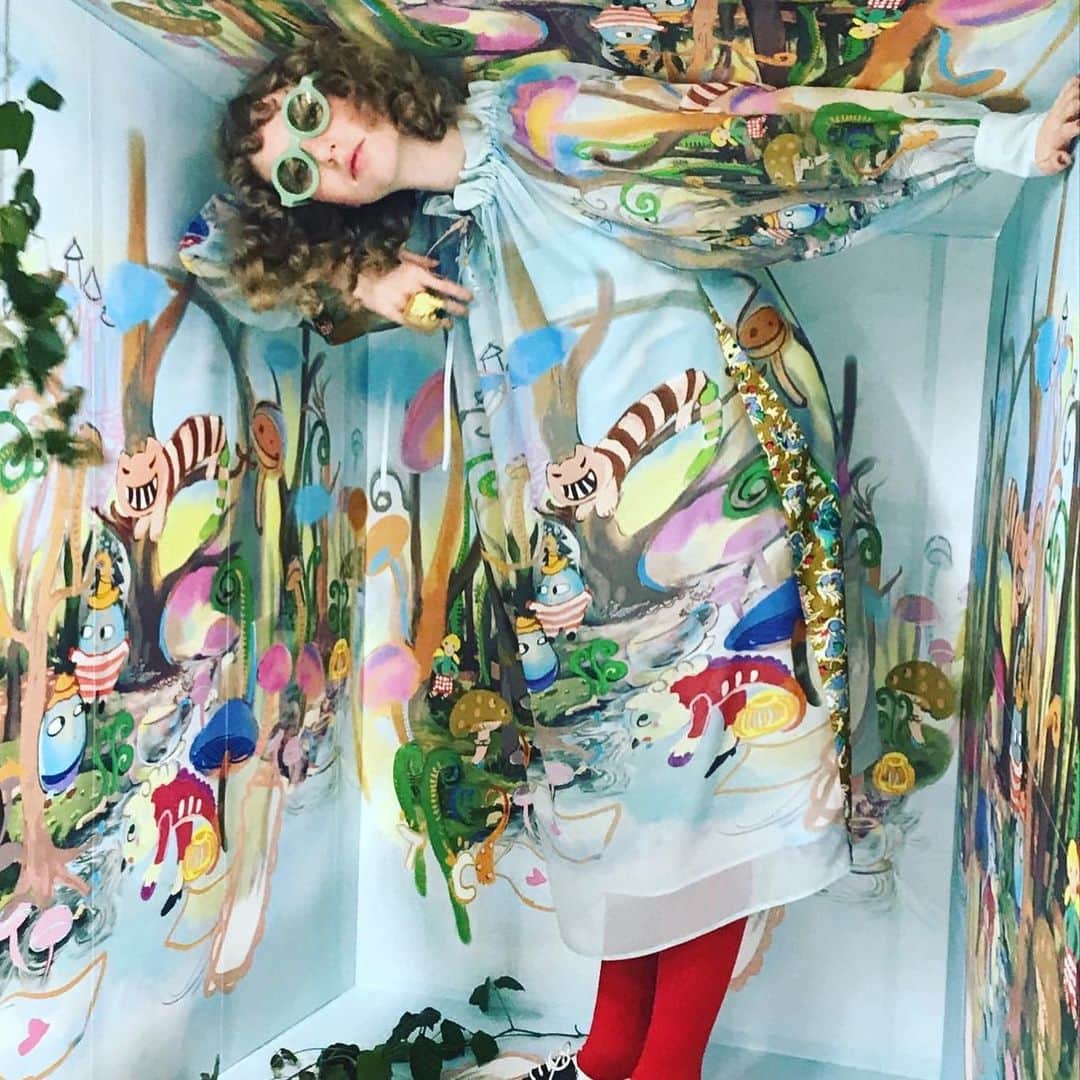 のインスタグラム：「It's autumn and winter with a romantic and pop image of Wonderland #wanderland #tsumorichisato #ツモリチサト」