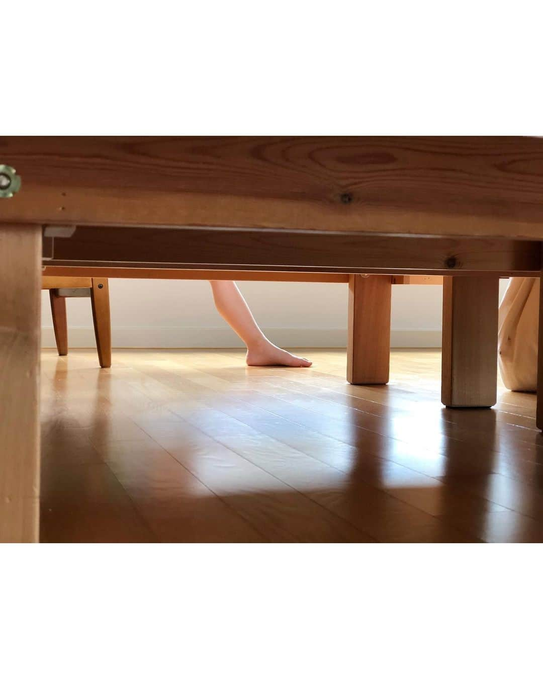 パク・ウォンジさんのインスタグラム写真 - (パク・ウォンジInstagram)「Morning kiddo 🦶🏻👀」7月25日 9時05分 - sisi_wonji