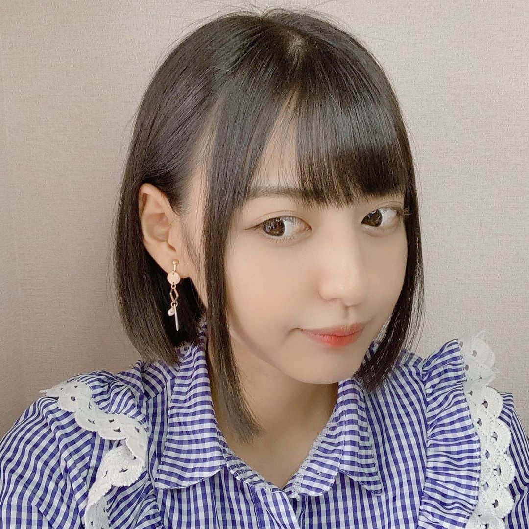 河合くるみさんのインスタグラム写真 - (河合くるみInstagram)「・ ・ #100日後にかわいくなるくるみちゃん  #6日目 ・ みみかけ👂🏻 イヤリングしました🎐 ・ サイドの髪の毛残すと残さないで めちゃめちゃ印象かわる🏹 ・ ・ みみかけてるとおとなっぽい ・ ・ #前下がりボブ #ヘアアレンジ #かわいい #毎日投稿 #えらい #そろそろ限界 #まだまだこれから #結局 #ストレート #楽 #ぴえん」7月25日 9時34分 - 6v6_krm