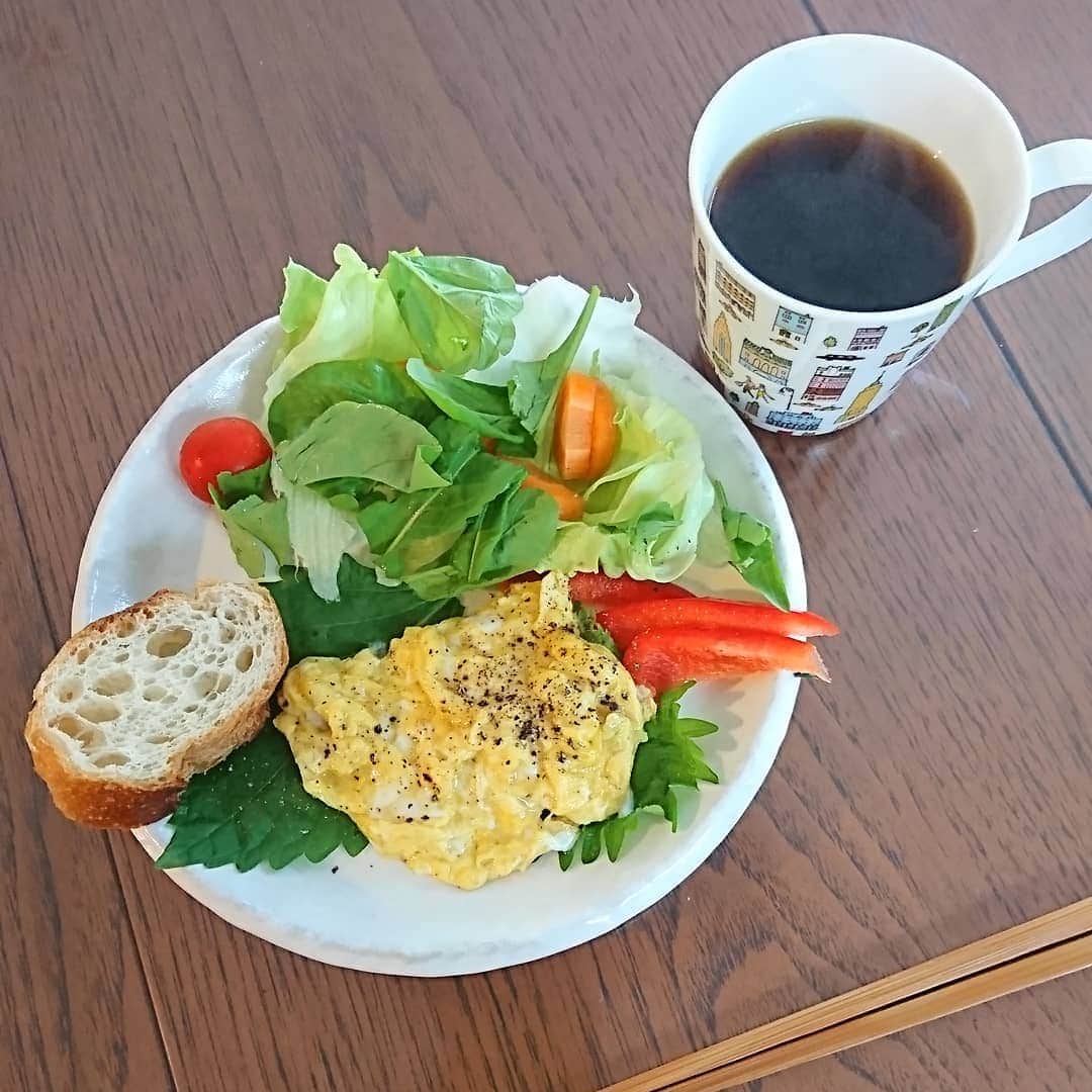 床嶋佳子さんのインスタグラム写真 - (床嶋佳子Instagram)「おはようございます‼️😄 皆様今朝はいかがお過ごしですか？😊🎶  早朝のジムで泳いできてこれから朝食です‼️😋☕❤️」7月25日 9時40分 - yoshiko.tokoshima