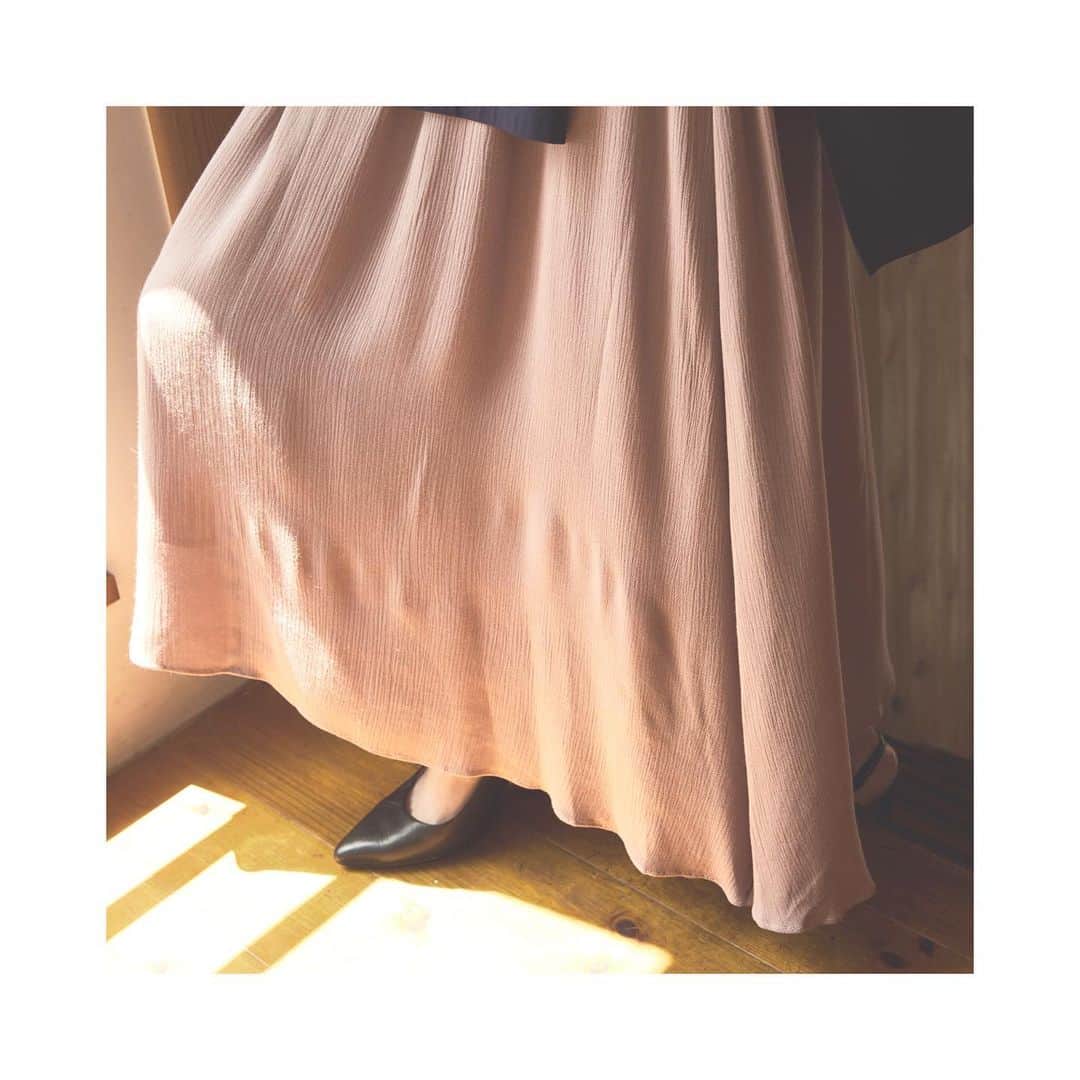 コレカウのインスタグラム：「ㅤㅤㅤㅤㅤㅤㅤㅤㅤㅤㅤㅤㅤ Recommend あいにくの、雨 そんな時は可愛いお家ファッションで。 ㅤㅤㅤㅤㅤㅤㅤㅤㅤㅤㅤㅤㅤ  Nora Lily アーチヘムスリーブレス ワンピース　 ¥10,780(in tax) ㅤㅤㅤㅤㅤㅤㅤㅤㅤㅤㅤㅤㅤ  ㅤㅤㅤㅤㅤㅤㅤㅤㅤㅤㅤㅤㅤ  ㅤㅤㅤㅤㅤㅤㅤㅤㅤㅤㅤㅤㅤ  ㅤㅤㅤㅤㅤㅤㅤㅤㅤㅤㅤㅤㅤ  #デート服 #ワンピース #noralily #ノラリリー #マキシワンピ #ワンピース大好き #ロングワンピース #ベージュカラー #ワンピースコーデ #くすみカラー #カジュアルファッション #女性の魅力up #ママコーデ #onepiece  #summerfashion #韓国ファッション #夏コーデ #シンプルコーデ #大人カジュアル #大人女子 #カジュアルコーデ #サマーコーデ #ladysfashion #fashion #chao_app #zozotown  #perky_room」