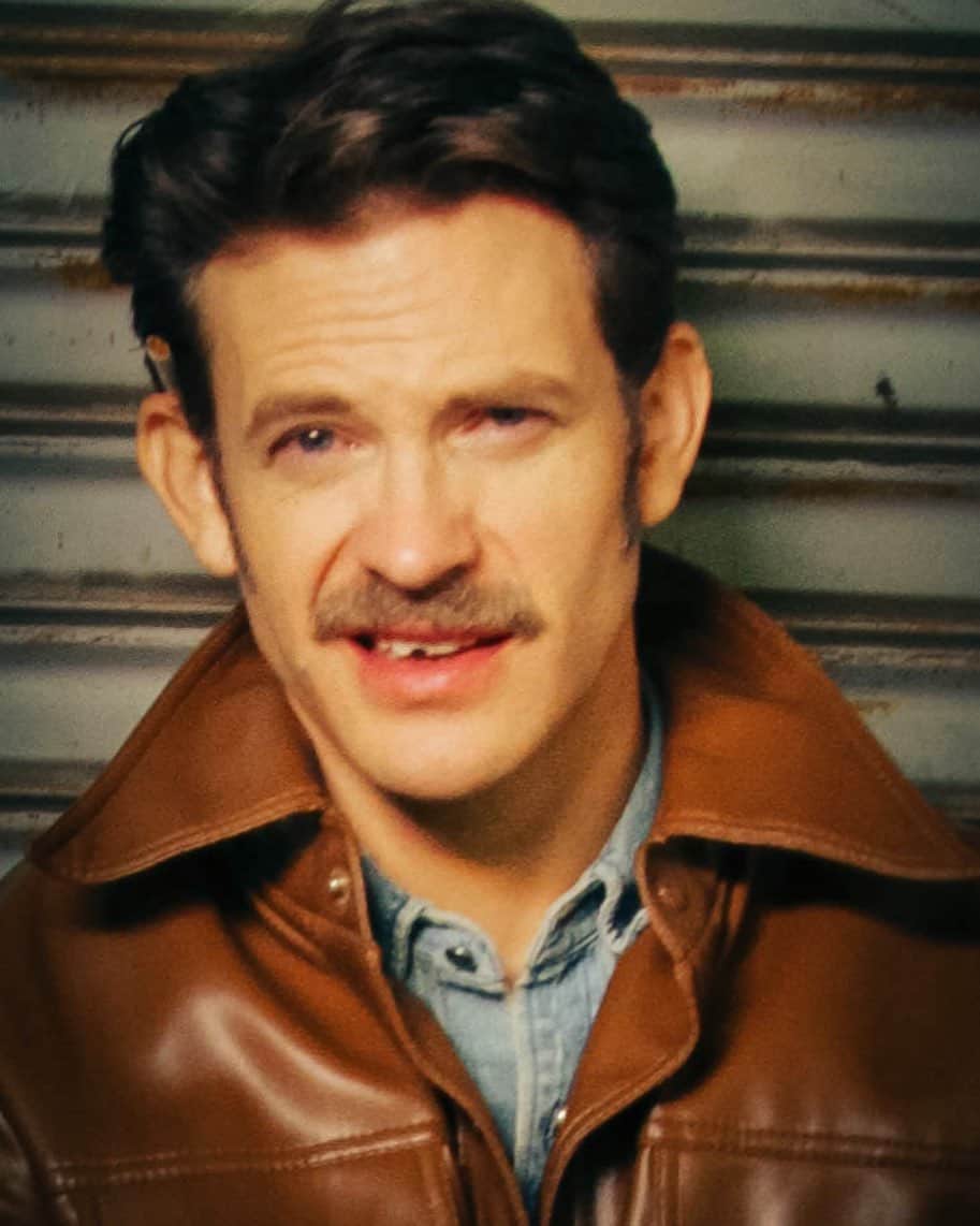 ブライス・ジョンソンのインスタグラム：「WANTED! Be on the lookout for this guy. CRIME: stealing a pack of swisher sweets and your Aunt Becky’s heart 🖤」