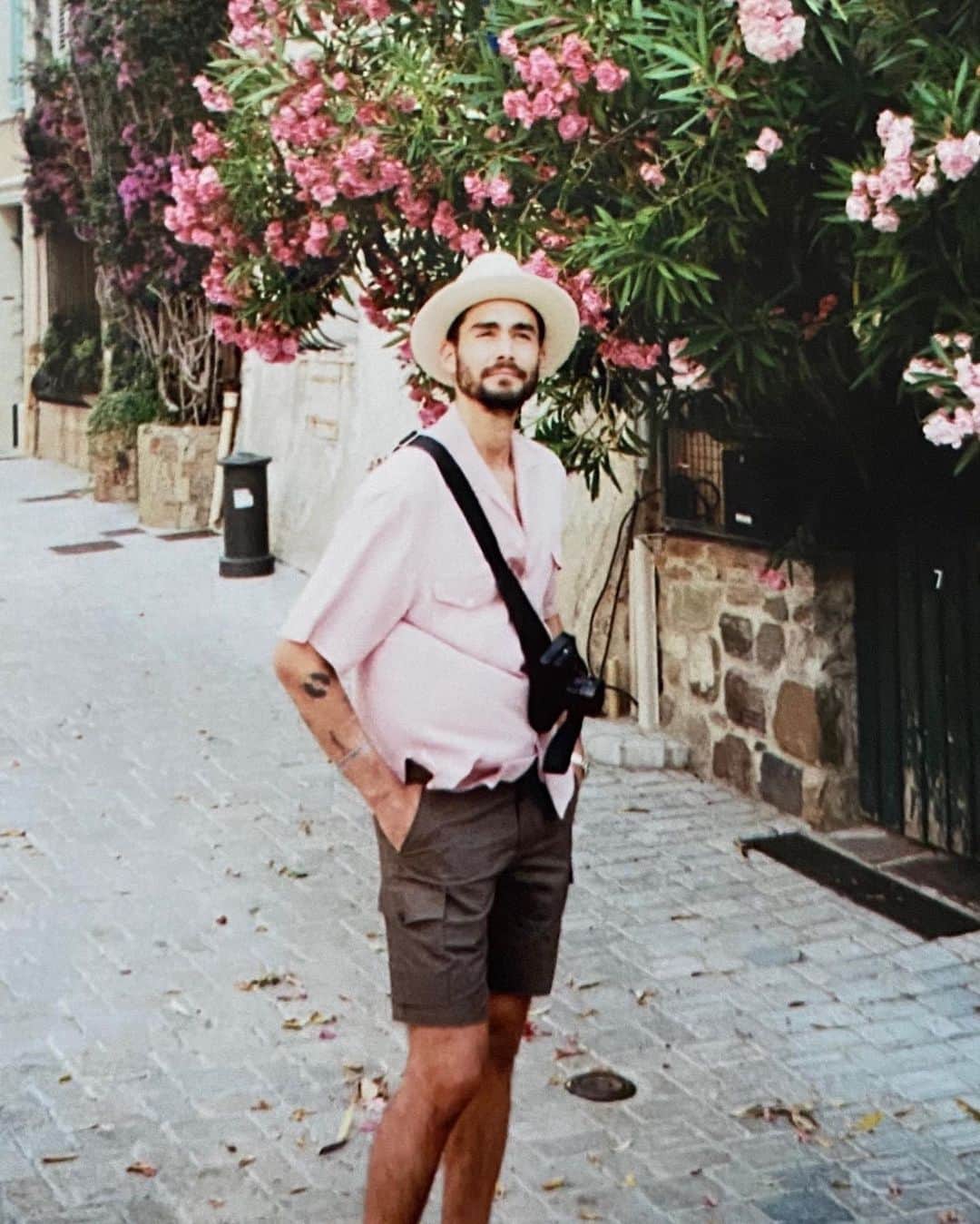 NICOLAS SIMOESのインスタグラム：「Vintage #35mm films from July 🌞✨」