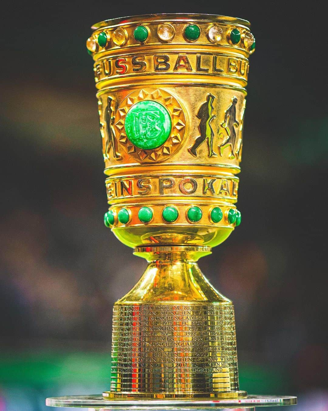 FCアウクスブルクさんのインスタグラム写真 - (FCアウクスブルクInstagram)「Am Sonntagabend (ab 18:30 Uhr) wird die erste Runde des @dfb_pokal ausgelost. 🏆 Welchen Gegner wünscht Ihr Euch für den #FCA? 🤔⤵️ #DFBPokal #FCA1907 #fcaugsburg」7月25日 2時53分 - fcaugsburg1907