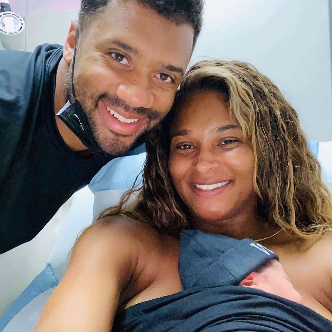 E! Onlineさんのインスタグラム写真 - (E! OnlineInstagram)「Ciara and Russell Wilson are parents—again! The pair just welcomed their second child together. 💕 Everything we know about their new little boy is at the link in our bio. (📷: Instagram)」7月25日 2時51分 - enews