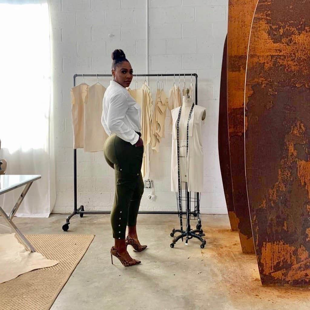 セリーナ・ウィリアムズさんのインスタグラム写真 - (セリーナ・ウィリアムズInstagram)「The @serena Utility Pant doesn’t disappoint. Join me for #SerenaSaturday tomorrow at 12pm ET for more amazing styles (and a special guest).」7月25日 3時00分 - serenawilliams