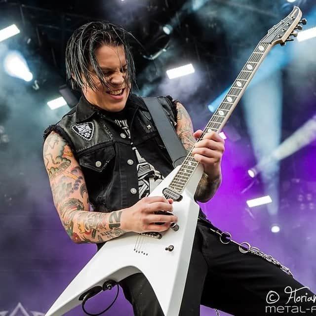 Queensrycheさんのインスタグラム写真 - (QueensrycheInstagram)「#fbf - Parker at Bang Your Head Festival in Balingen, Germany 2015 (photo credit Florian Stangl) #queensryche #flashbackfriday #bangyourheadfestival #germany #parkerlundgren #thuglife #guitarist #guitarplayer #songwriter #backupvocalist #caparisonguitars #takehold #memories #goodtimes #bamf」7月25日 3時01分 - queensrycheofficial