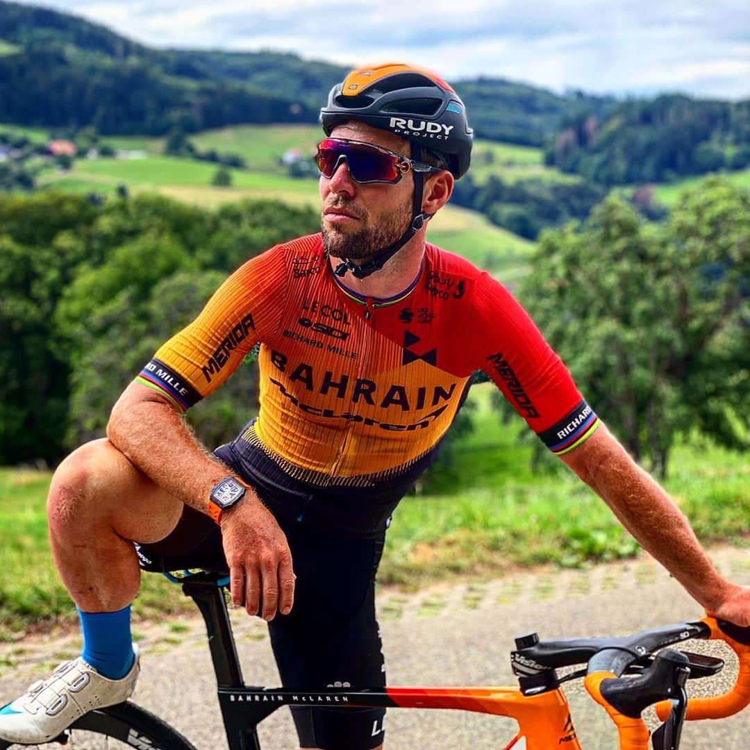 マーク・カヴェンディッシュのインスタグラム：「Big last day to put a wrap on our @bahrainmclaren sprint camp in Germany.  Thinking I need a few easier days now 😏 #cycling #cyclist #cyclists #training #trainingcamp #racer #sprint #speed」