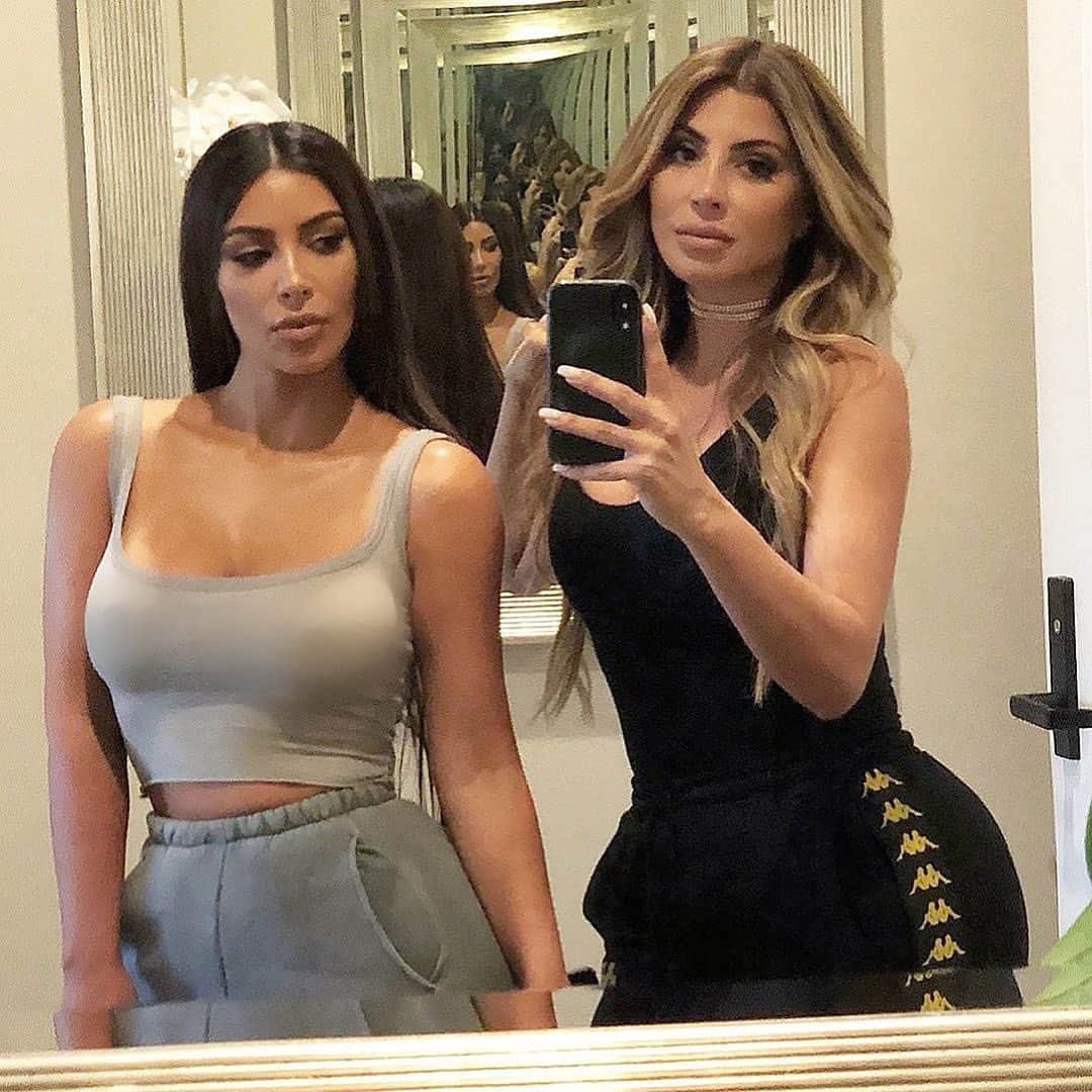 E! Onlineさんのインスタグラム写真 - (E! OnlineInstagram)「Fans noticed that the Kardashian sisters stopped following their longtime friend Larsa Pippen. 🤔 The reason they apparently "grew apart" is at the link in our bio. (📷: Instagram)」7月25日 3時31分 - enews