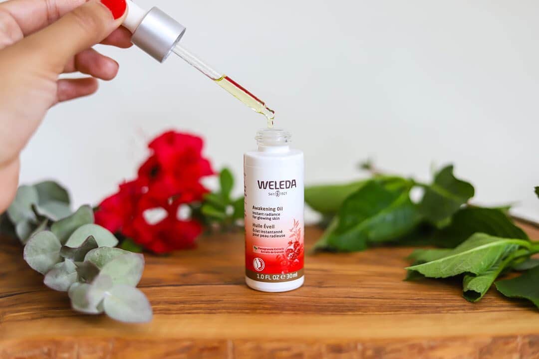 Weledaのインスタグラム：「Looking for a facial oil that instantly hydrates?💧❤️ Our Awakening oil is packed with concentrated moisture for visibly smoother and glowy skin! #WeledaSkin」