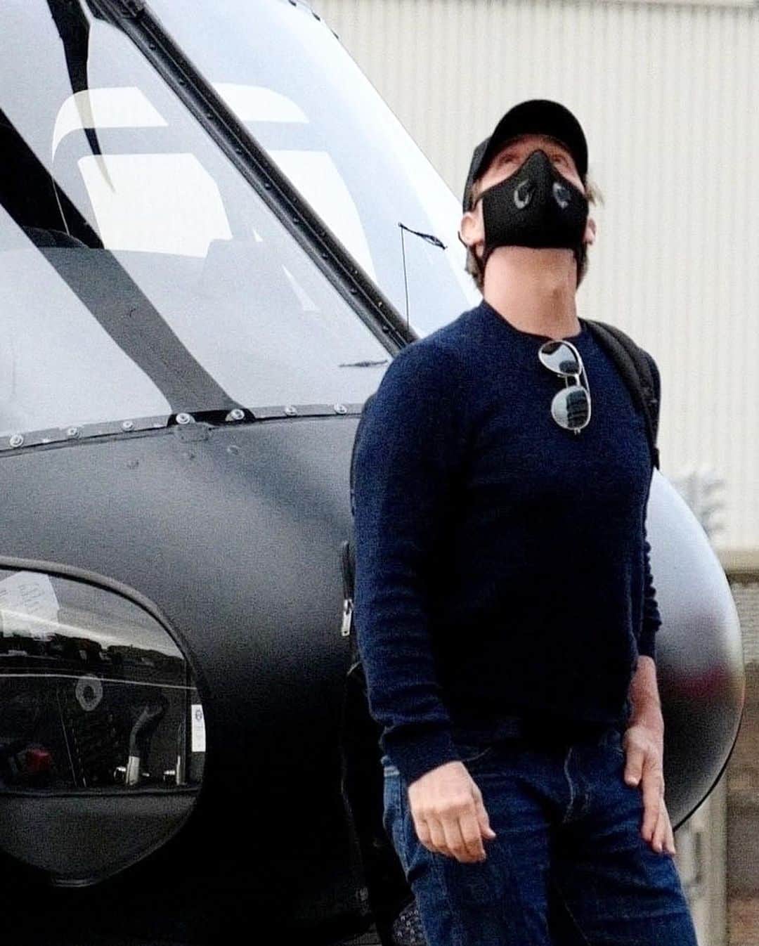 Just Jaredさんのインスタグラム写真 - (Just JaredInstagram)「Tom Cruise was spotted boarding a helicopter in London on Friday! #TomCruise Photos: Backgrid」7月25日 4時00分 - justjared