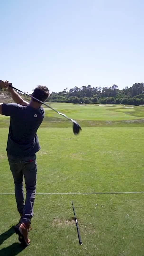 ジョシュ・デュアメルのインスタグラム：「Part 2 of my journey of attempting to improve my golf game landed me at the Mecca of Golf - @taylormadegolf HQ and the Kingdom to see how @3M Science helps create revolutionary golf clubs. #3mopen (link in bio)」