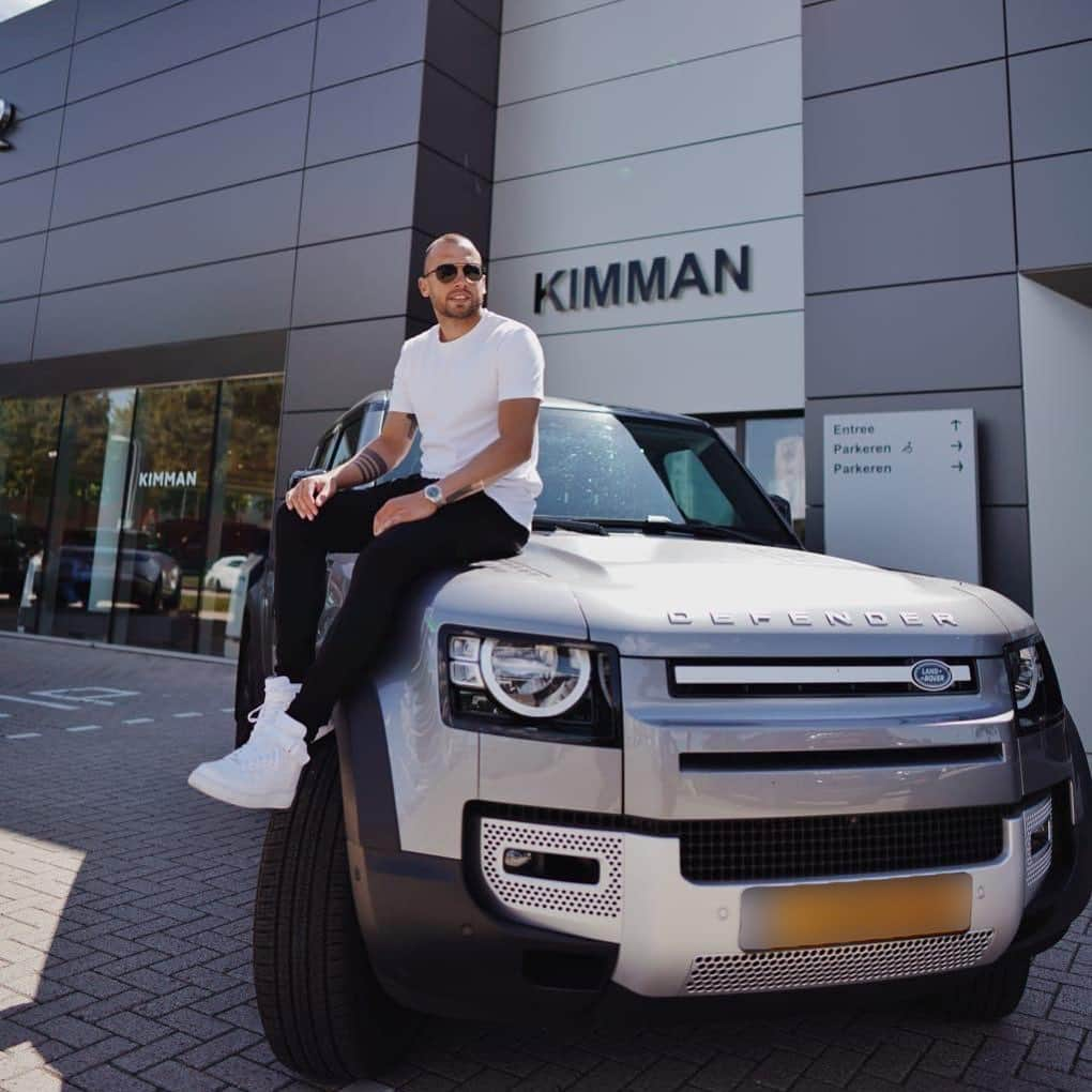 ヨニー・ハイティンハさんのインスタグラム写真 - (ヨニー・ハイティンハInstagram)「Part of the @kimmancars family. Can’t wait to hit the road! 🙏 #kimmancars」7月25日 4時09分 - johnheitinga